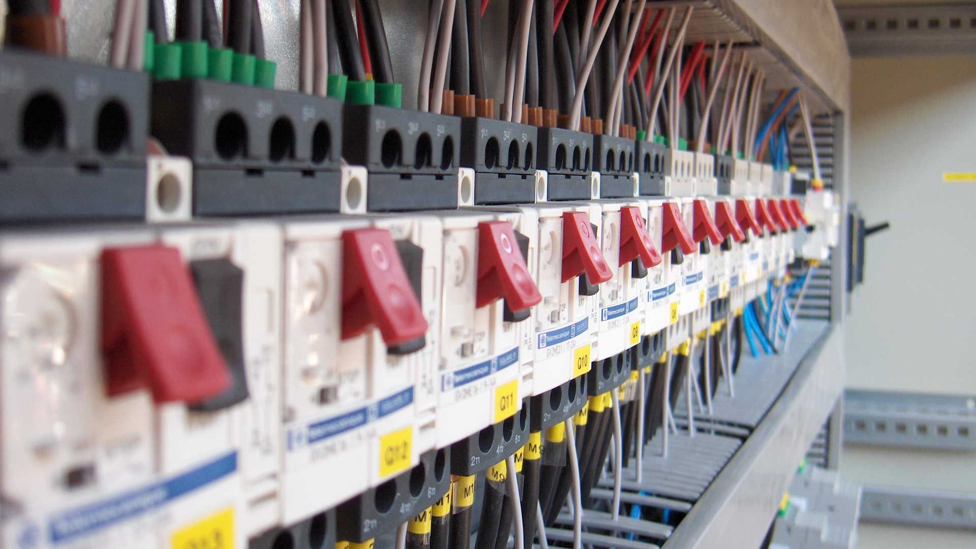 Electricidad: Servicios de Grupo Negrín Electricidad: Servicios de Grupo Negrín