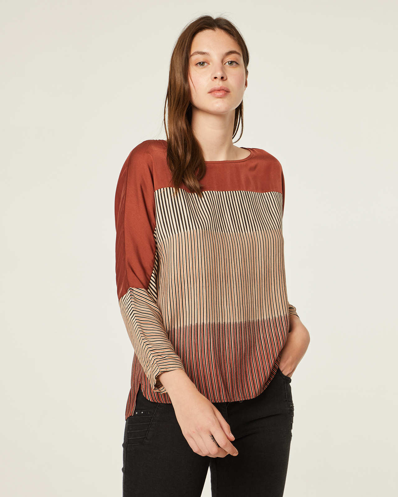Blusa estampada: Catálogo de Manuela Lencería Blusa estampada: Catálogo de Manuela Lencería