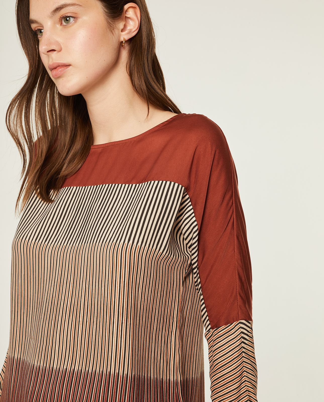 Blusa estampada: Catálogo de Manuela Lencería Blusa estampada: Catálogo de Manuela Lencería