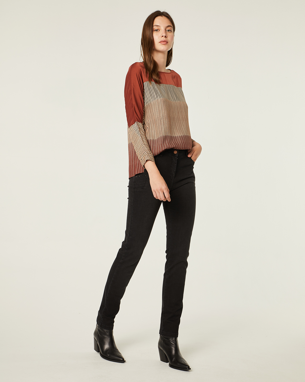 Blusa estampada: Catálogo de Manuela Lencería Blusa estampada: Catálogo de Manuela Lencería