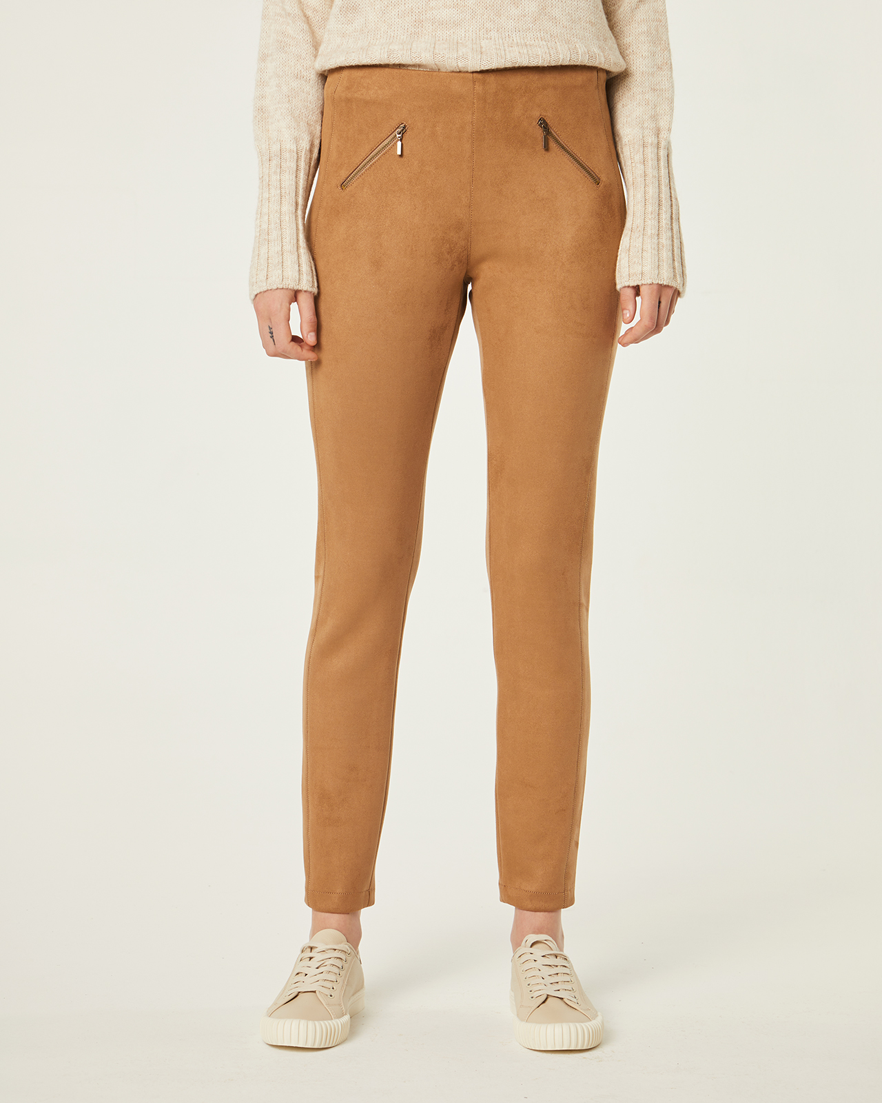 Pantalón pitillo color camel: Catálogo de Manuela Lencería Pantalón pitillo color camel: Catálogo de Manuela Lencería