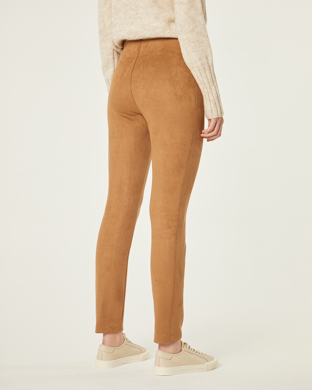 Pantalón pitillo color camel: Catálogo de Manuela Lencería Pantalón pitillo color camel: Catálogo de Manuela Lencería