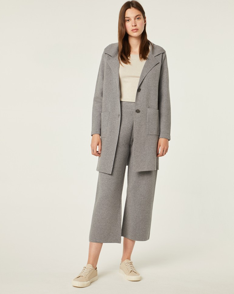 Conjunto chaqueta y pantalón de punto: Catálogo de Manuela Lencería Conjunto chaqueta y pantalón de punto: Catálogo de Manuela Lencería