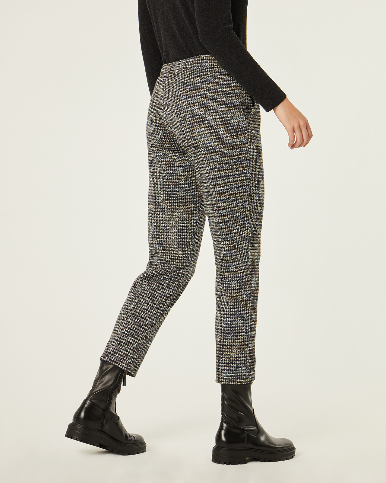 Pantalón pitillo de cuadros: Catálogo de Manuela Lencería Pantalón pitillo de cuadros: Catálogo de Manuela Lencería