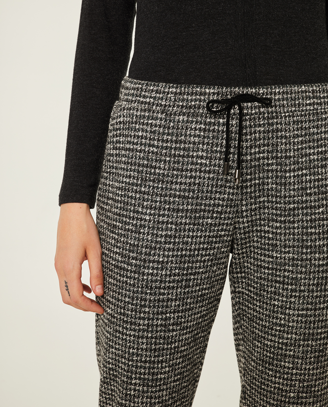 Pantalón pitillo de cuadros: Catálogo de Manuela Lencería Pantalón pitillo de cuadros: Catálogo de Manuela Lencería