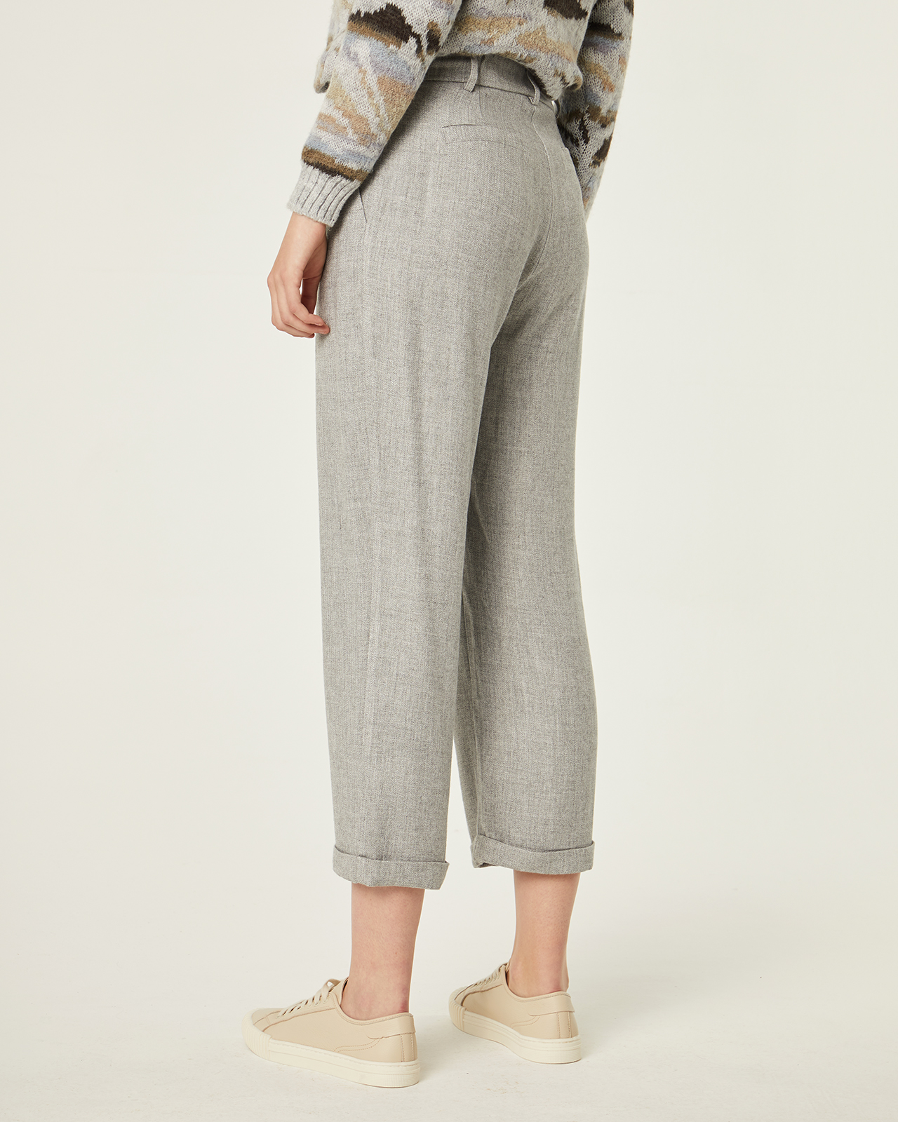 Pantalón pirata en color gris perla: Catálogo de Manuela Lencería Pantalón pirata en color gris perla: Catálogo de Manuela Lencería