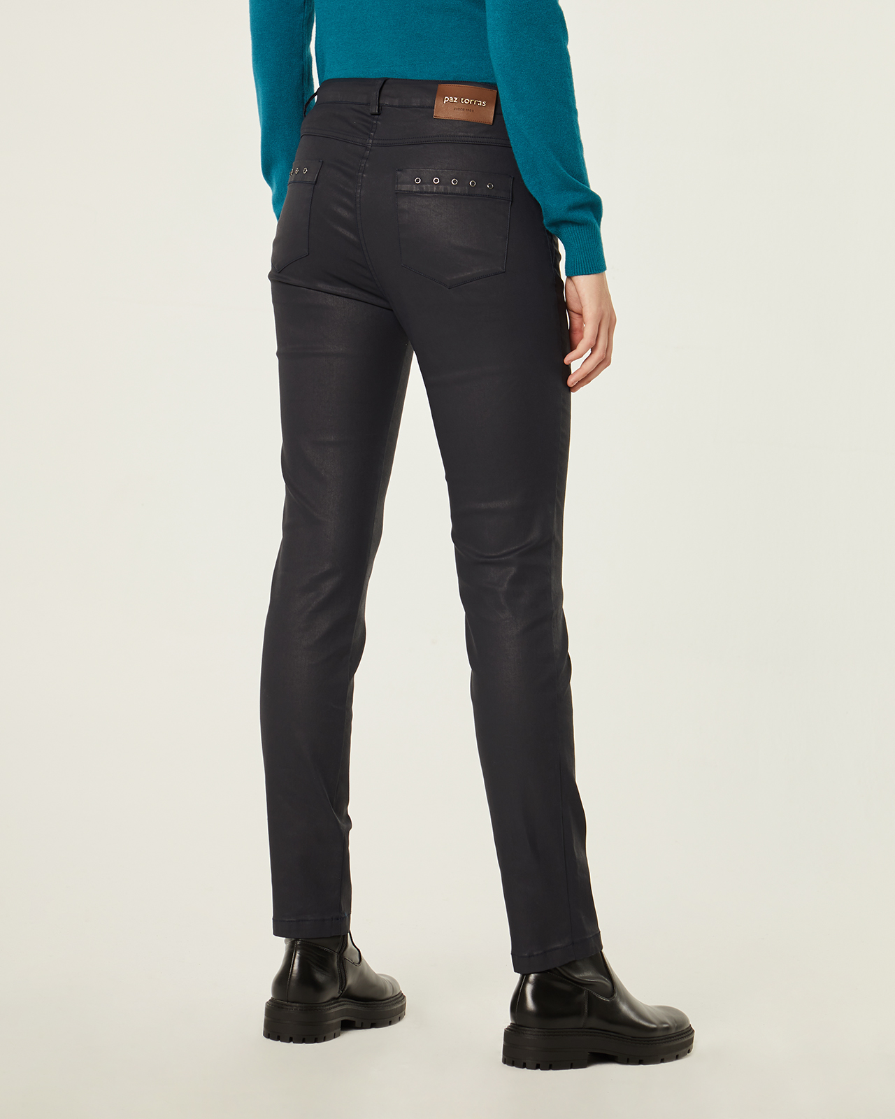 Pantalón pitillo color negro: Catálogo de Manuela Lencería Pantalón pitillo color negro: Catálogo de Manuela Lencería