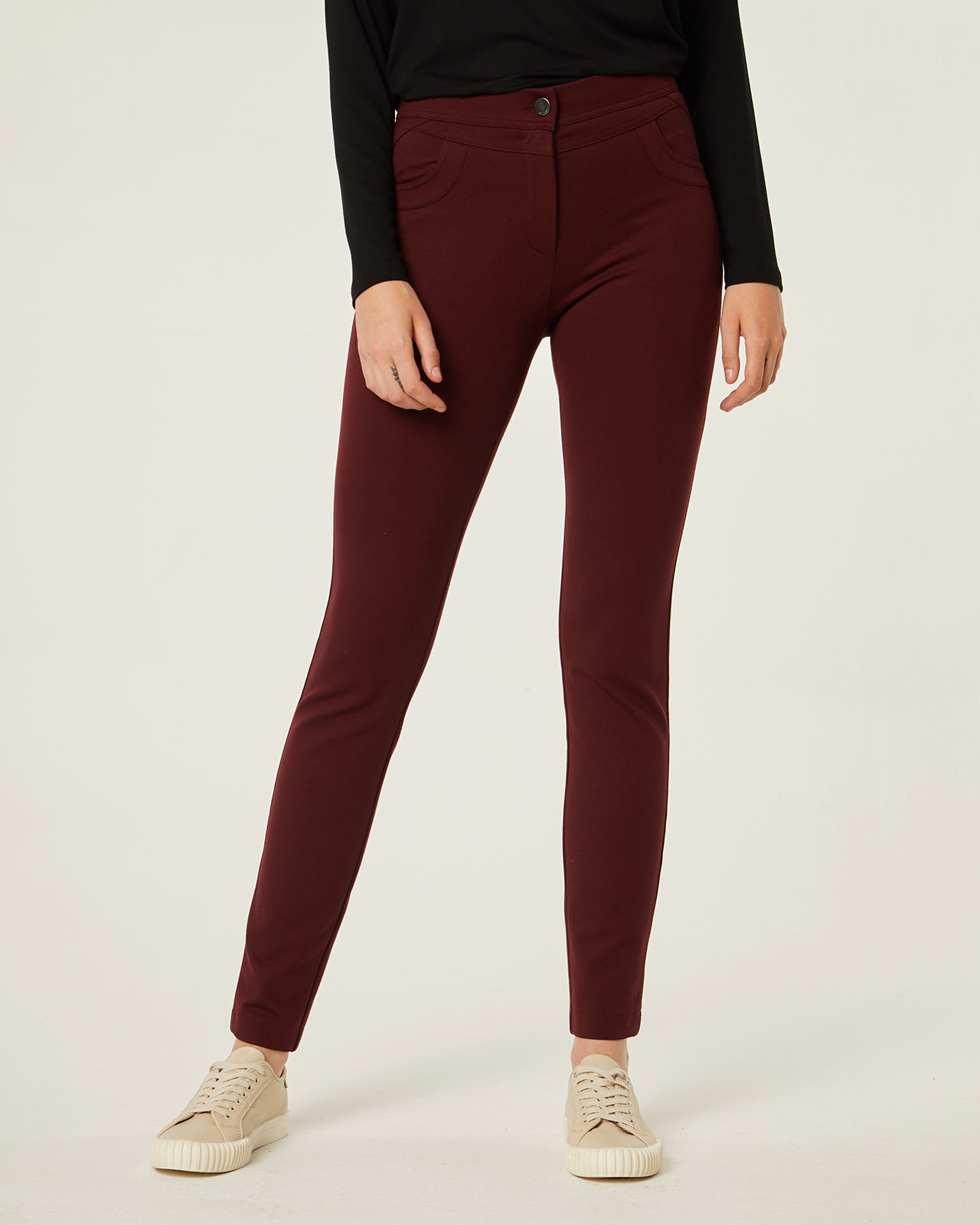 Pantalón pitillo color granate: Catálogo de Manuela Lencería Pantalón pitillo color granate: Catálogo de Manuela Lencería