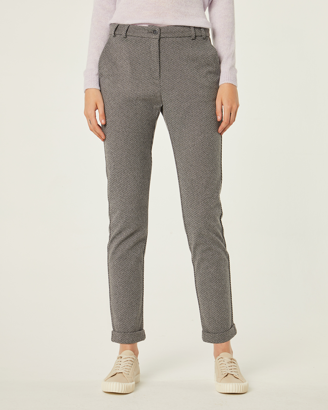 Pantalón recto color gris: Catálogo de Manuela Lencería Pantalón recto color gris: Catálogo de Manuela Lencería