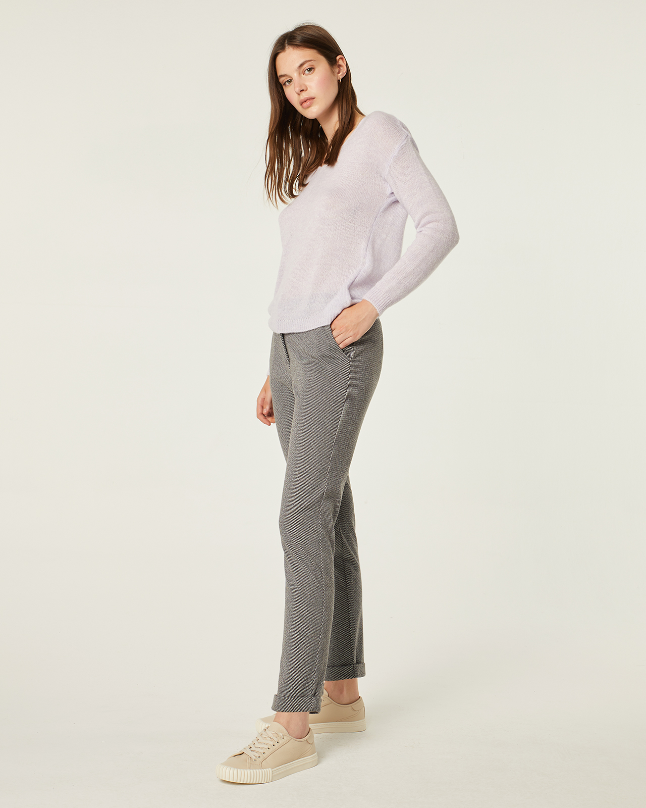 Pantalón recto color gris: Catálogo de Manuela Lencería Pantalón recto color gris: Catálogo de Manuela Lencería