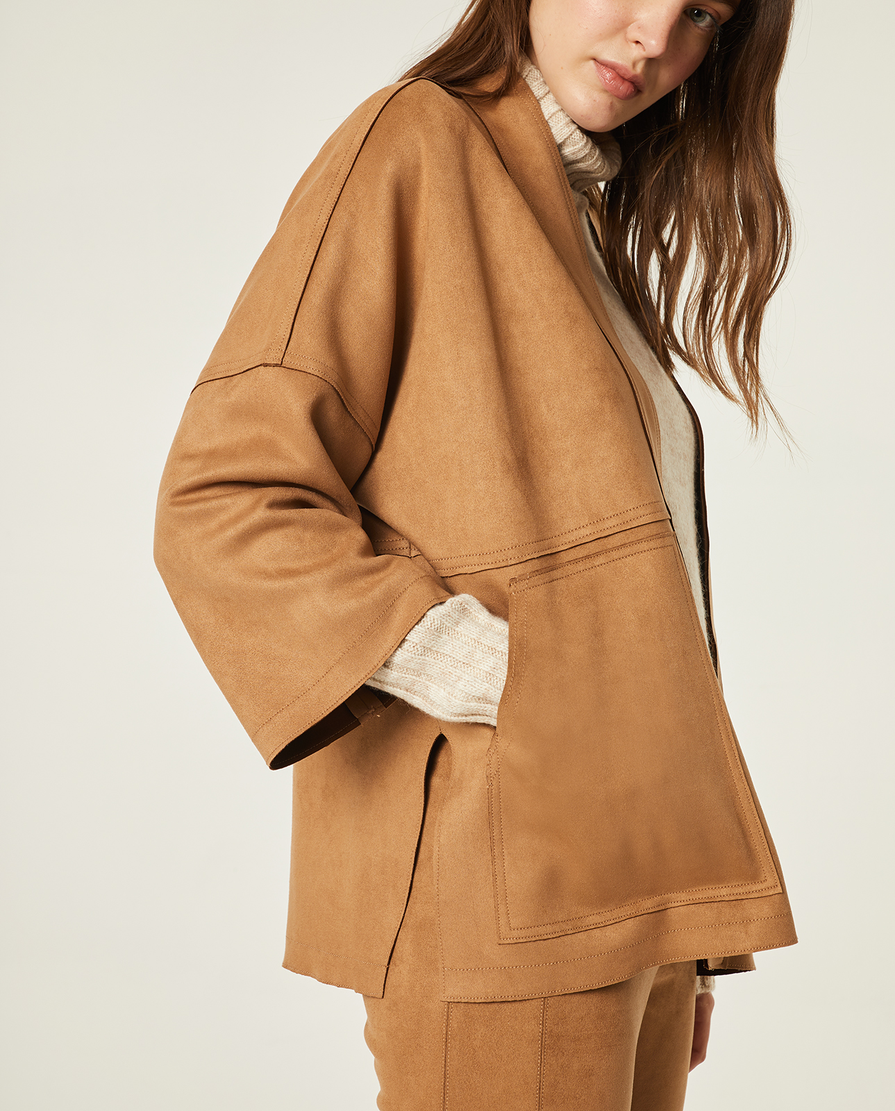 Chaqueta de ante color camel: Catálogo de Manuela Lencería Chaqueta de ante color camel: Catálogo de Manuela Lencería