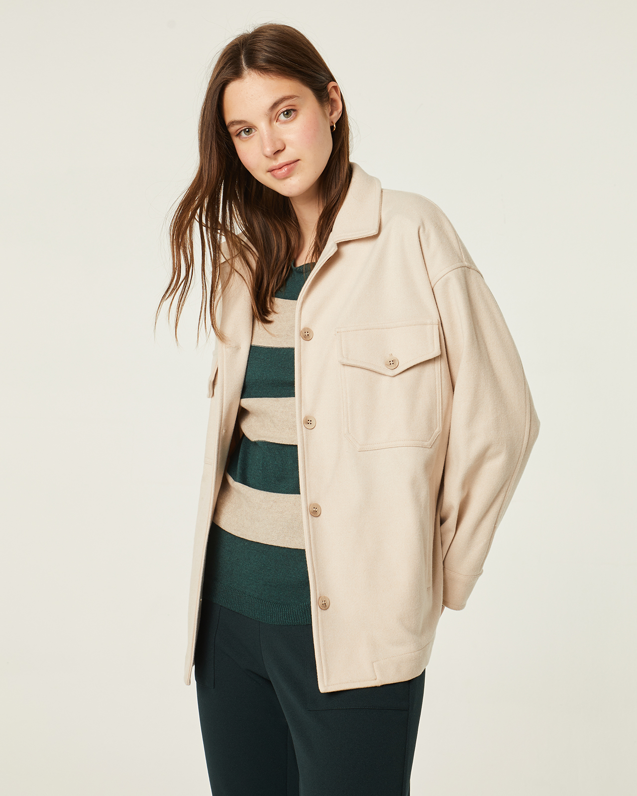 Chaqueta color crema: Catálogo de Manuela Lencería Chaqueta color crema: Catálogo de Manuela Lencería
