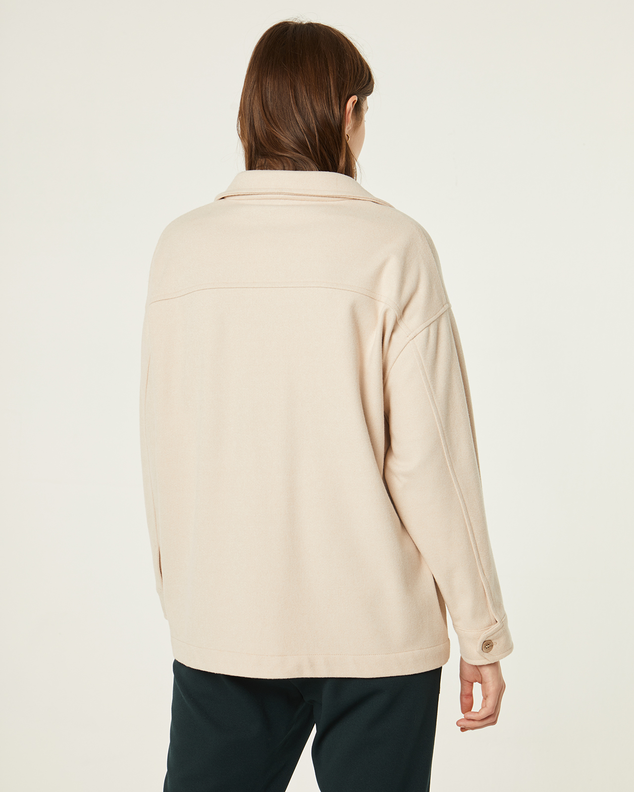 Chaqueta color crema: Catálogo de Manuela Lencería Chaqueta color crema: Catálogo de Manuela Lencería