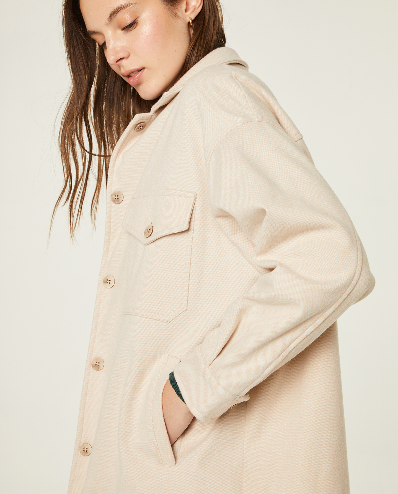 Chaqueta color crema: Catálogo de Manuela Lencería Chaqueta color crema: Catálogo de Manuela Lencería