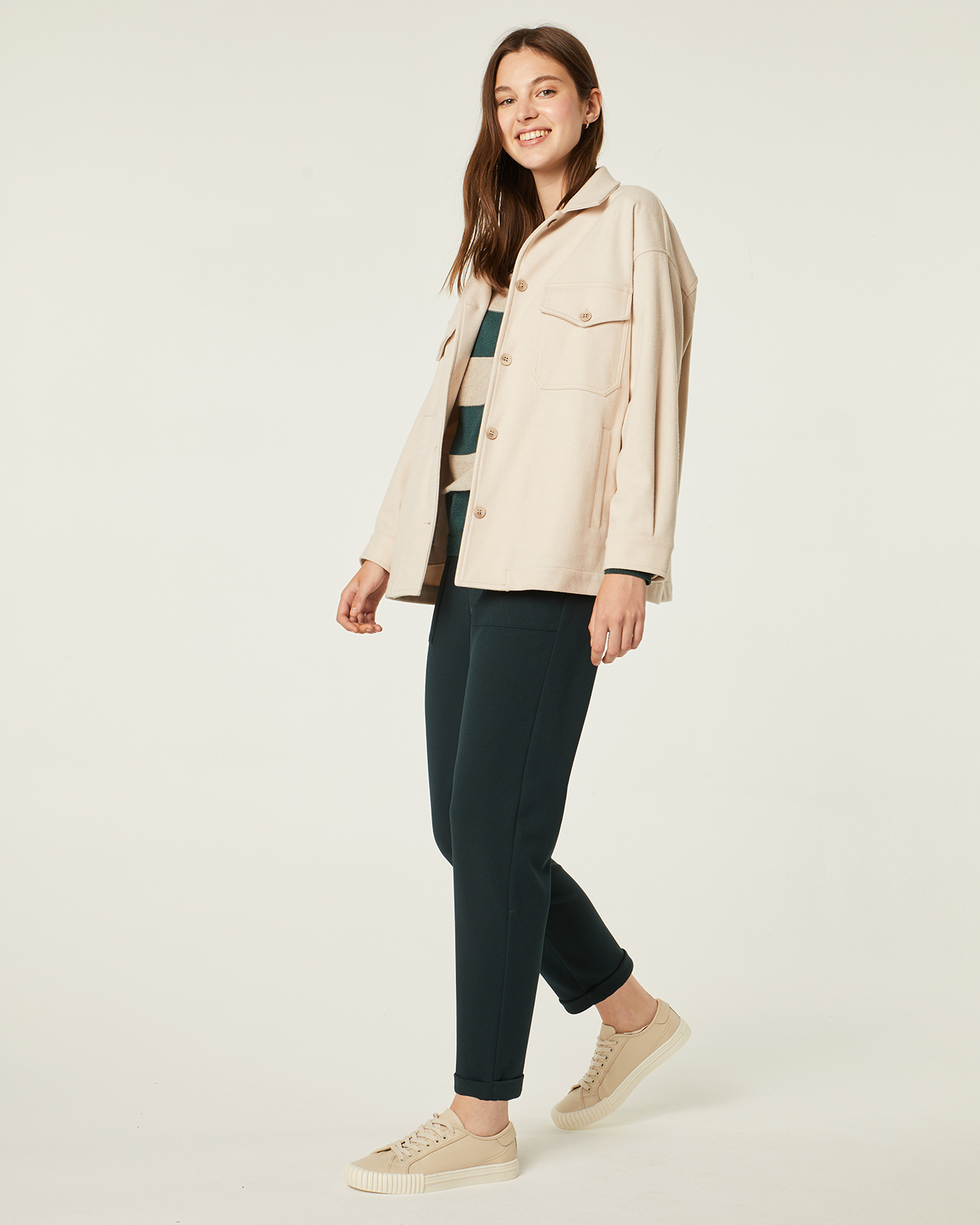 Chaqueta color crema: Catálogo de Manuela Lencería Chaqueta color crema: Catálogo de Manuela Lencería