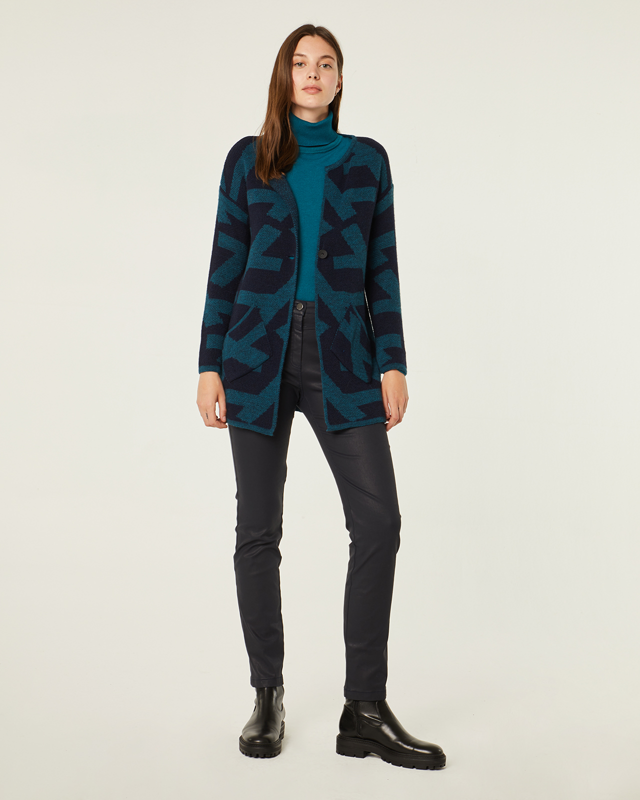 Chaqueta de punto: Catálogo de Manuela Lencería Chaqueta de punto: Catálogo de Manuela Lencería