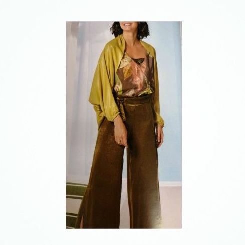 Pantalón de pata ancha: Catálogo de Manuela Lencería Pantalón de pata ancha: Catálogo de Manuela Lencería