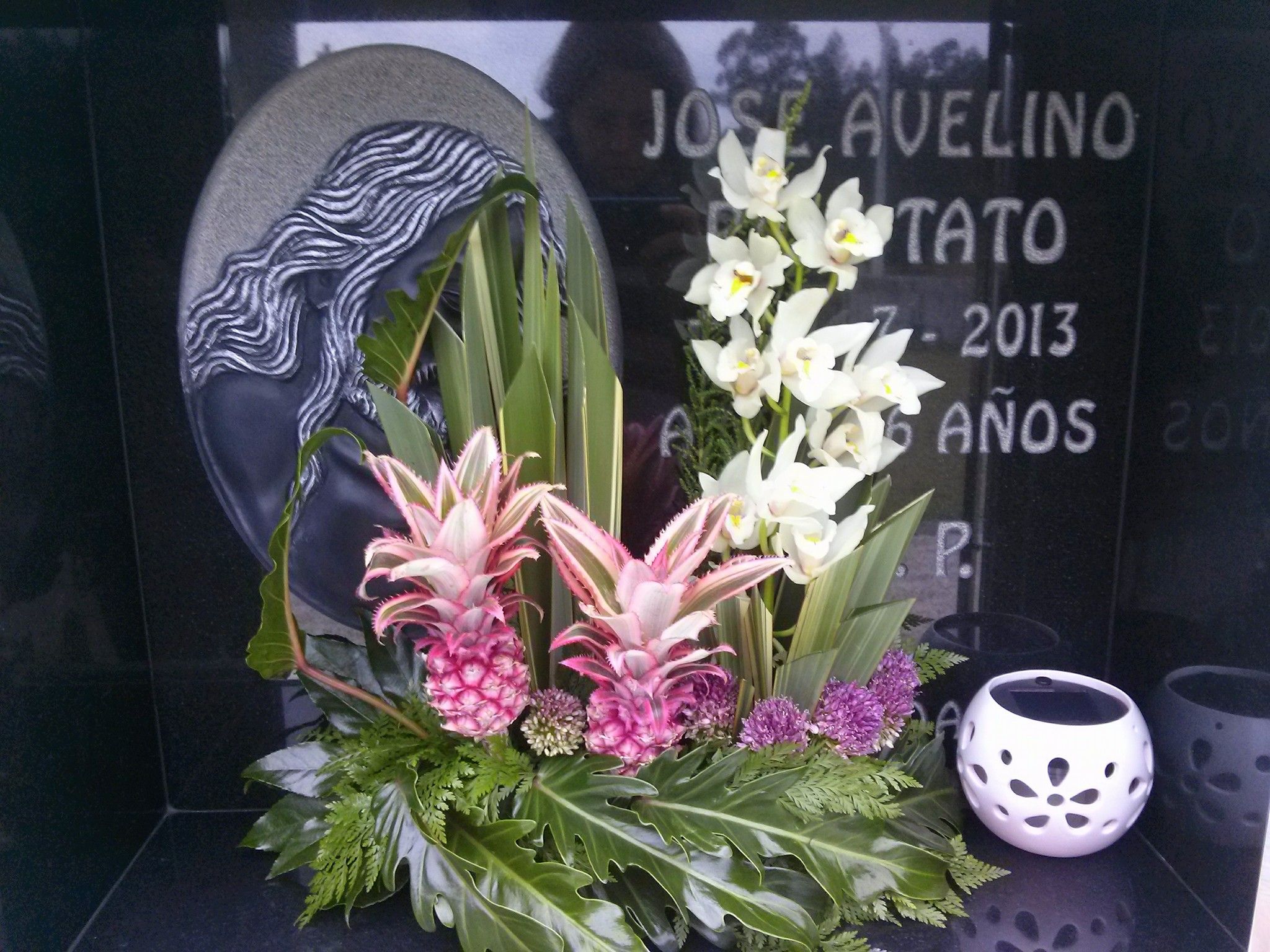 Coronas y ramos fúnebres: Servicios de Floristería Elena Coronas y ramos fúnebres: Servicios de Floristería Elena