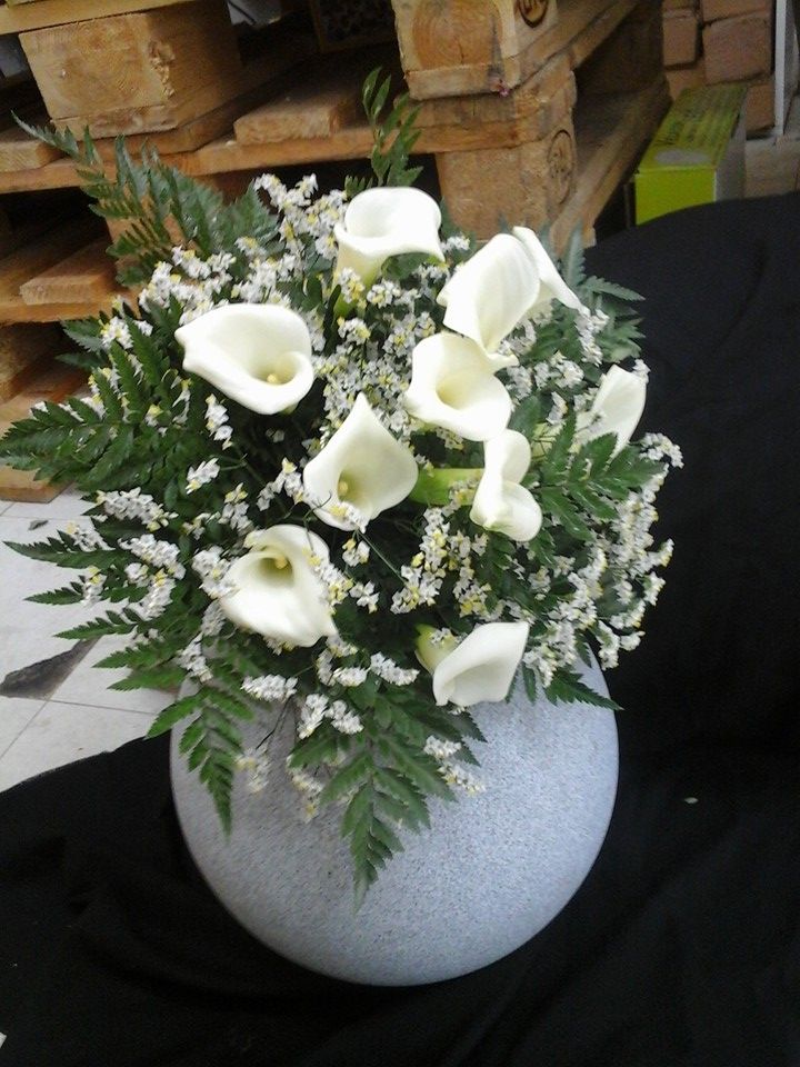 Centros y cestas: Servicios de Floristería Elena Centros y cestas: Servicios de Floristería Elena