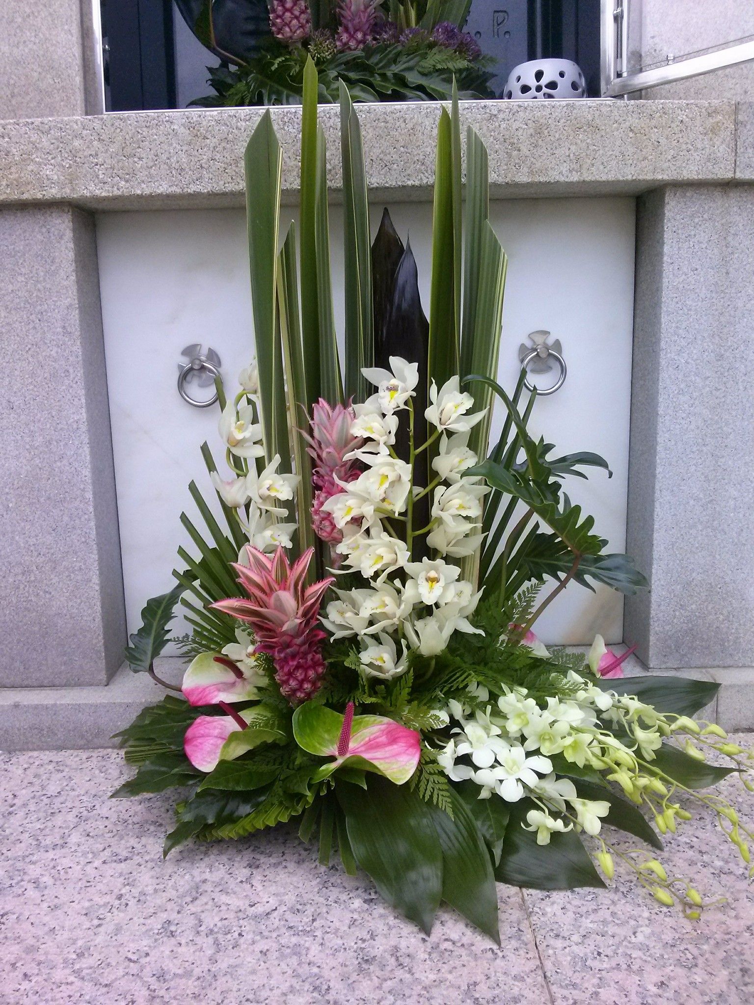 Coronas y ramos fúnebres: Servicios de Floristería Elena Coronas y ramos fúnebres: Servicios de Floristería Elena