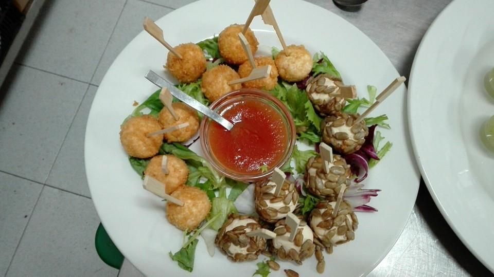 Comida gastronómica canaria: Servicios de Bar Cafetería Ruta 24 h. Comida gastronómica canaria: Servicios de Bar Cafetería Ruta 24 h.