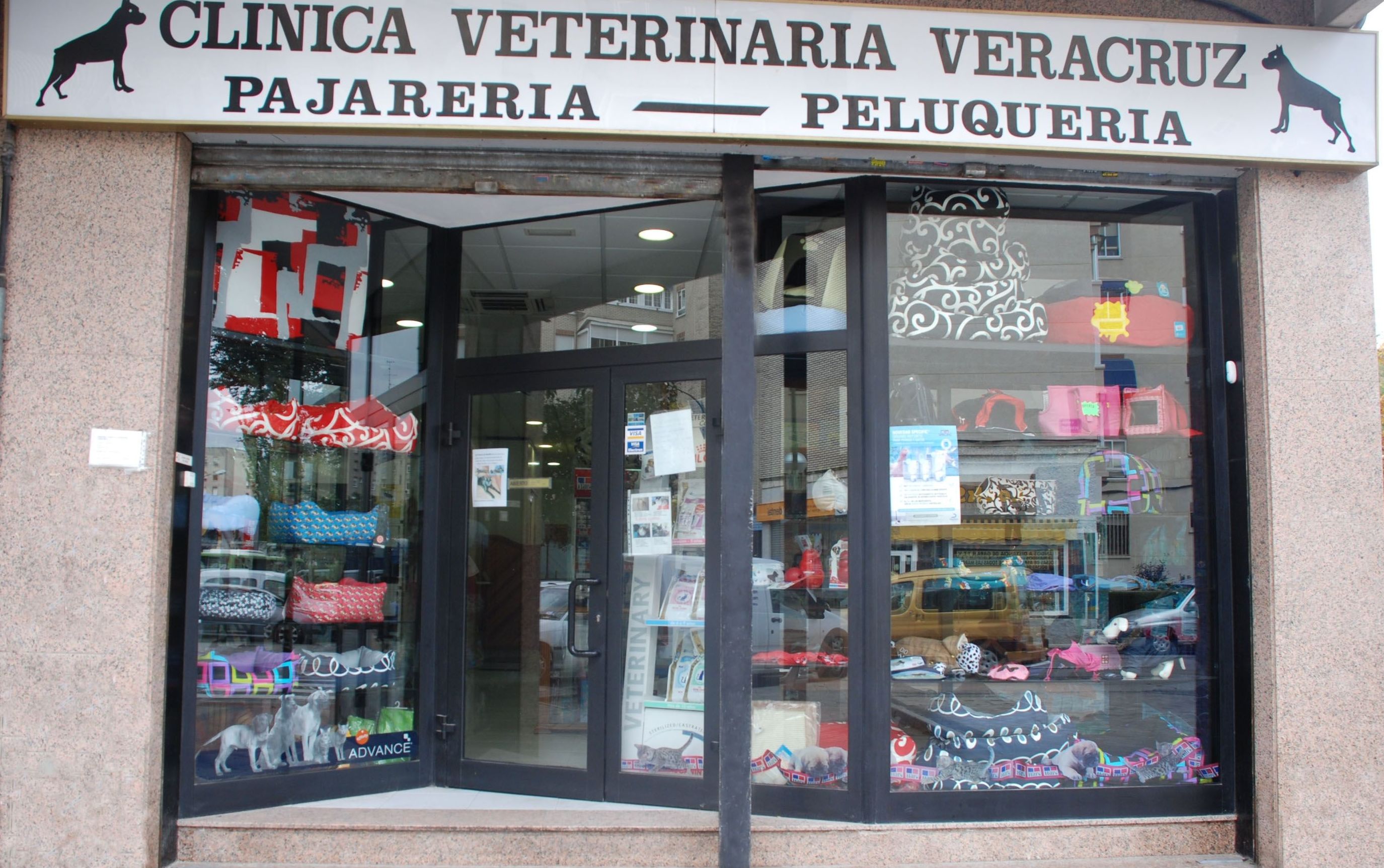 Fachada Clinica veterinaria  Mostoles http://www.veterinariosmostoles.com/es/