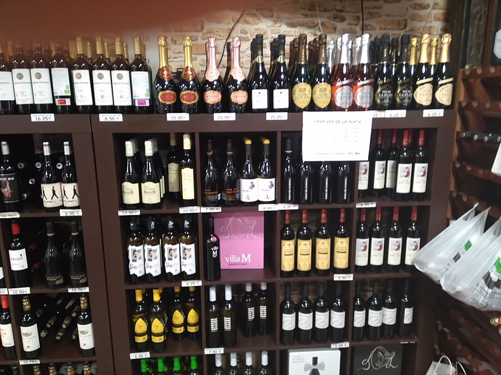Vinos: Jamones y paletas ibéricas de La Despensa Extremeña Vinos: Jamones y paletas ibéricas de La Despensa Extremeña