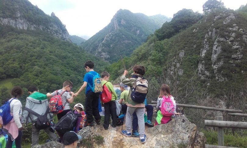 Senderismo con niños: Actividades de El Trasgu La Fronda Senderismo con niños: Actividades de El Trasgu La Fronda