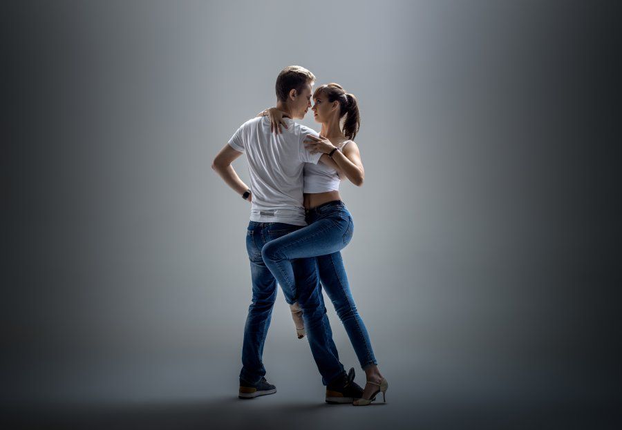 Bailes latinos: Servicios de CAB - Baile Bailes latinos: Servicios de CAB - Baile