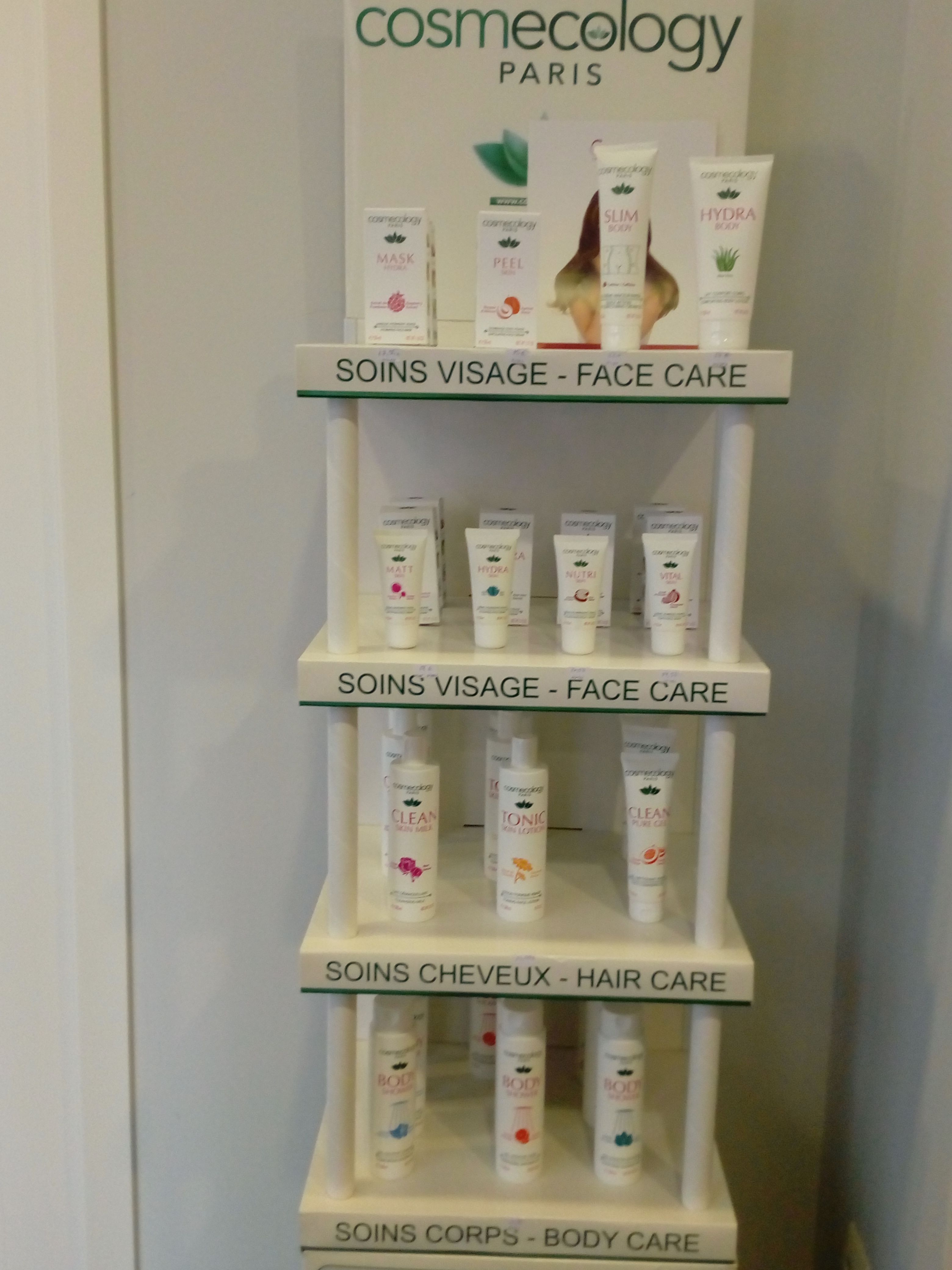 Cosmecology: Servicios de Salón de Belleza Sukaro Cosmecology: Servicios de Salón de Belleza Sukaro
