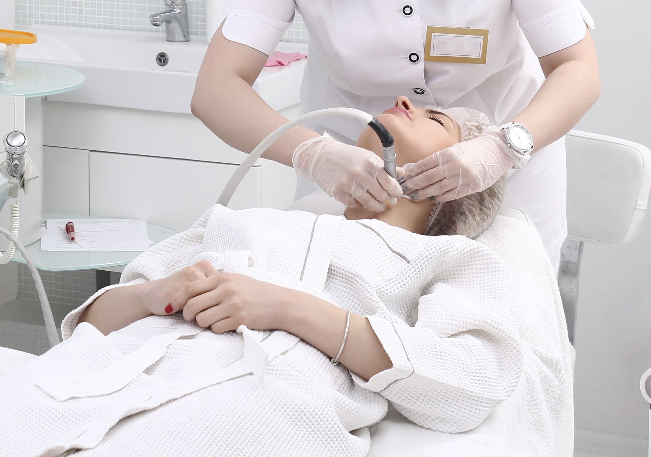 Reafirmación de cuello y escote: Servicios de Salón de Belleza Sukaro Reafirmación de cuello y escote: Servicios de Salón de Belleza Sukaro
