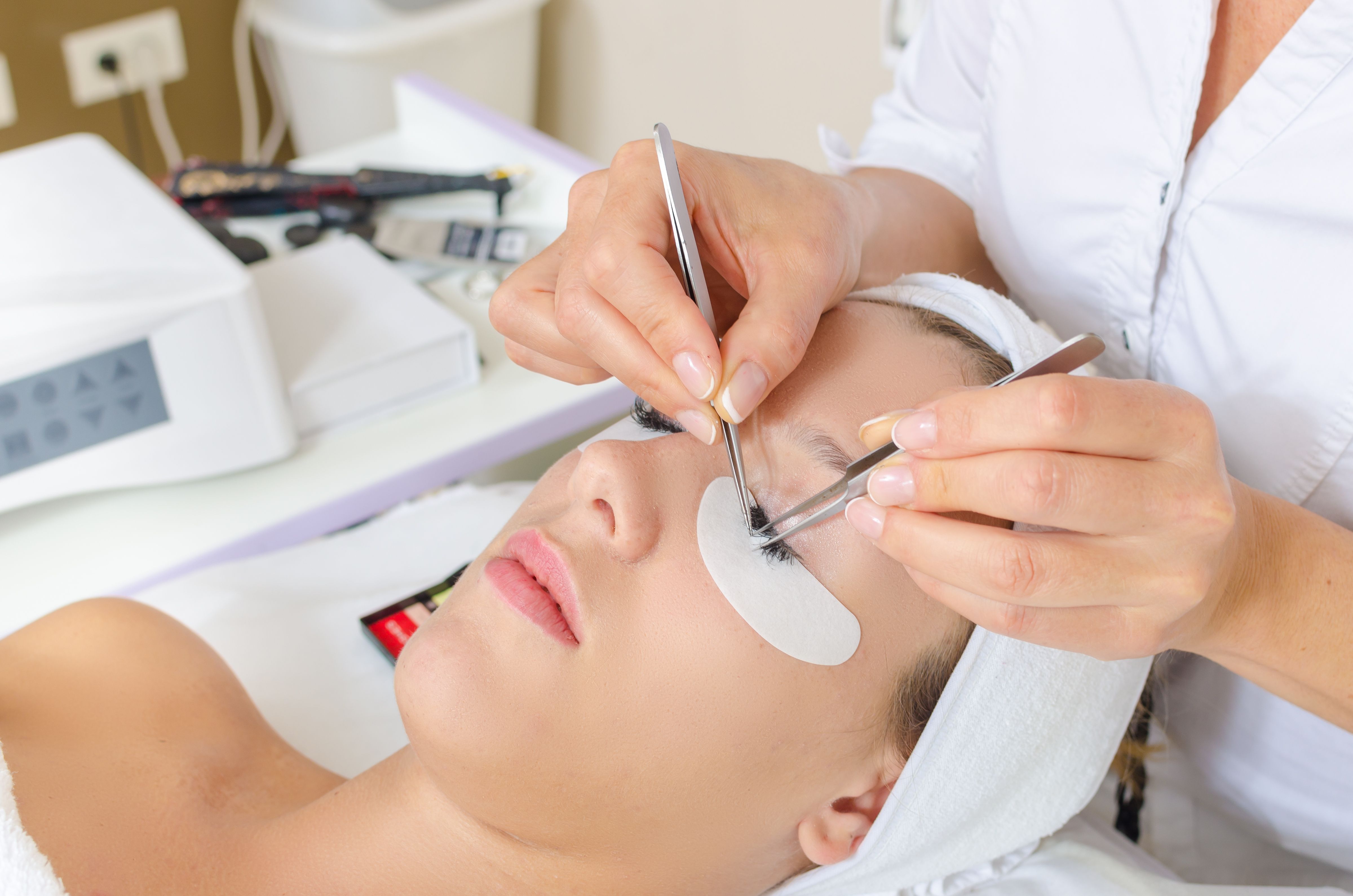 Permanente, tinte y extensiones de pestañas y cejas: Servicios de Salón de Belleza Sukaro Permanente, tinte y extensiones de pestañas y cejas: Servicios de Salón de Belleza Sukaro