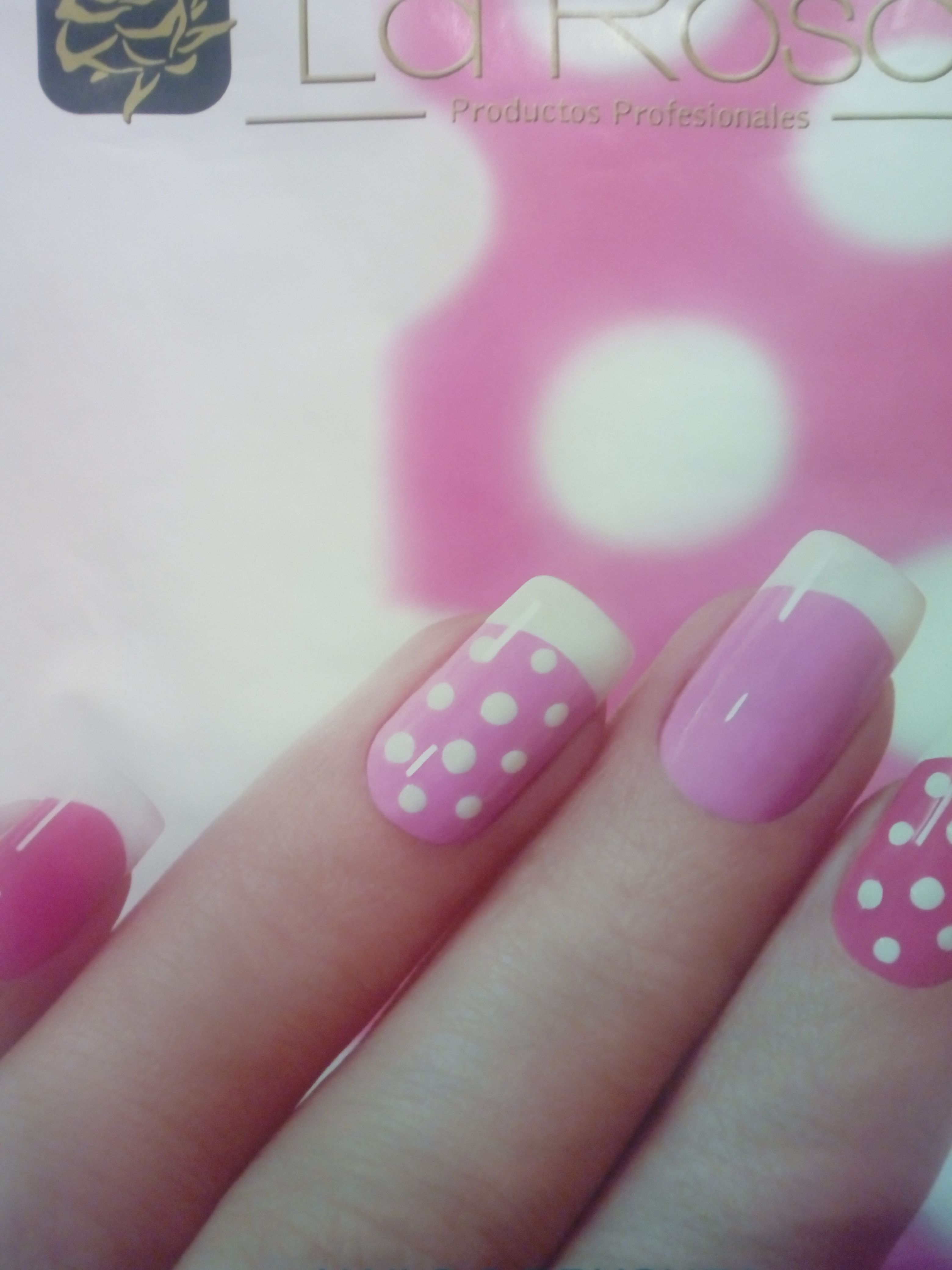 Esmaltado permanente en manos: Servicios de Salón de Belleza Sukaro Esmaltado permanente en manos: Servicios de Salón de Belleza Sukaro