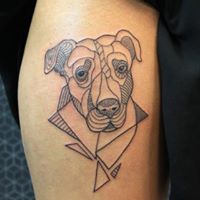 Tatuajes lineales: Tattoo y exposiciones de Soulpeckers Tattoo & Gallery Tatuajes lineales: Tattoo y exposiciones de Soulpeckers Tattoo & Gallery