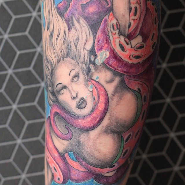 Tatuajes de color: Tattoo y exposiciones de Soulpeckers Tattoo & Gallery Tatuajes de color: Tattoo y exposiciones de Soulpeckers Tattoo & Gallery