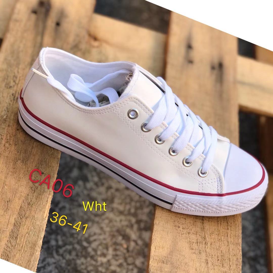 Zapatillas: Servicios de Bazar el chollo Zapatillas: Servicios de Bazar el chollo