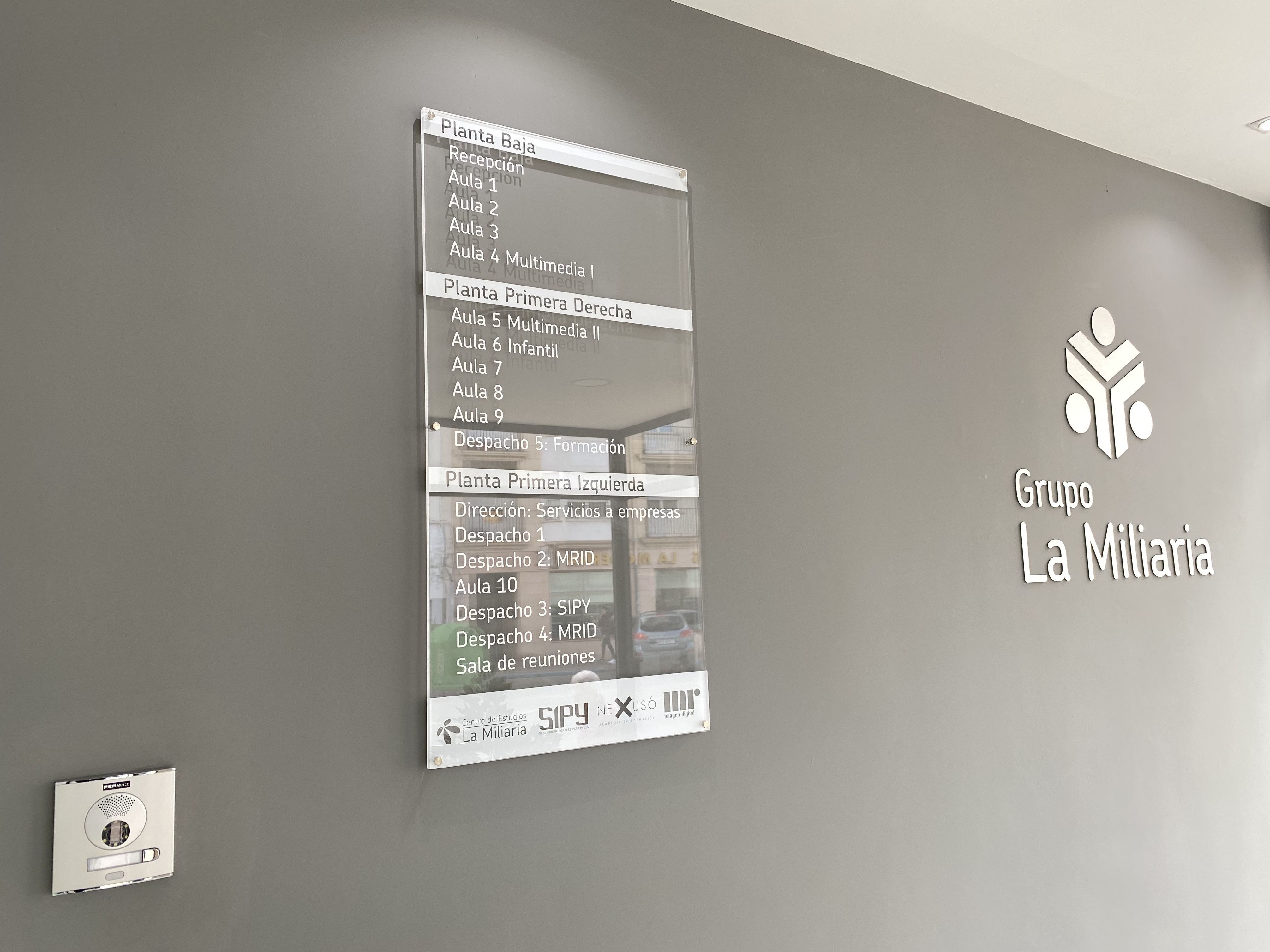 Foto 2 de Academia de idiomas en La Roda | Centro de Estudios La Miliaria