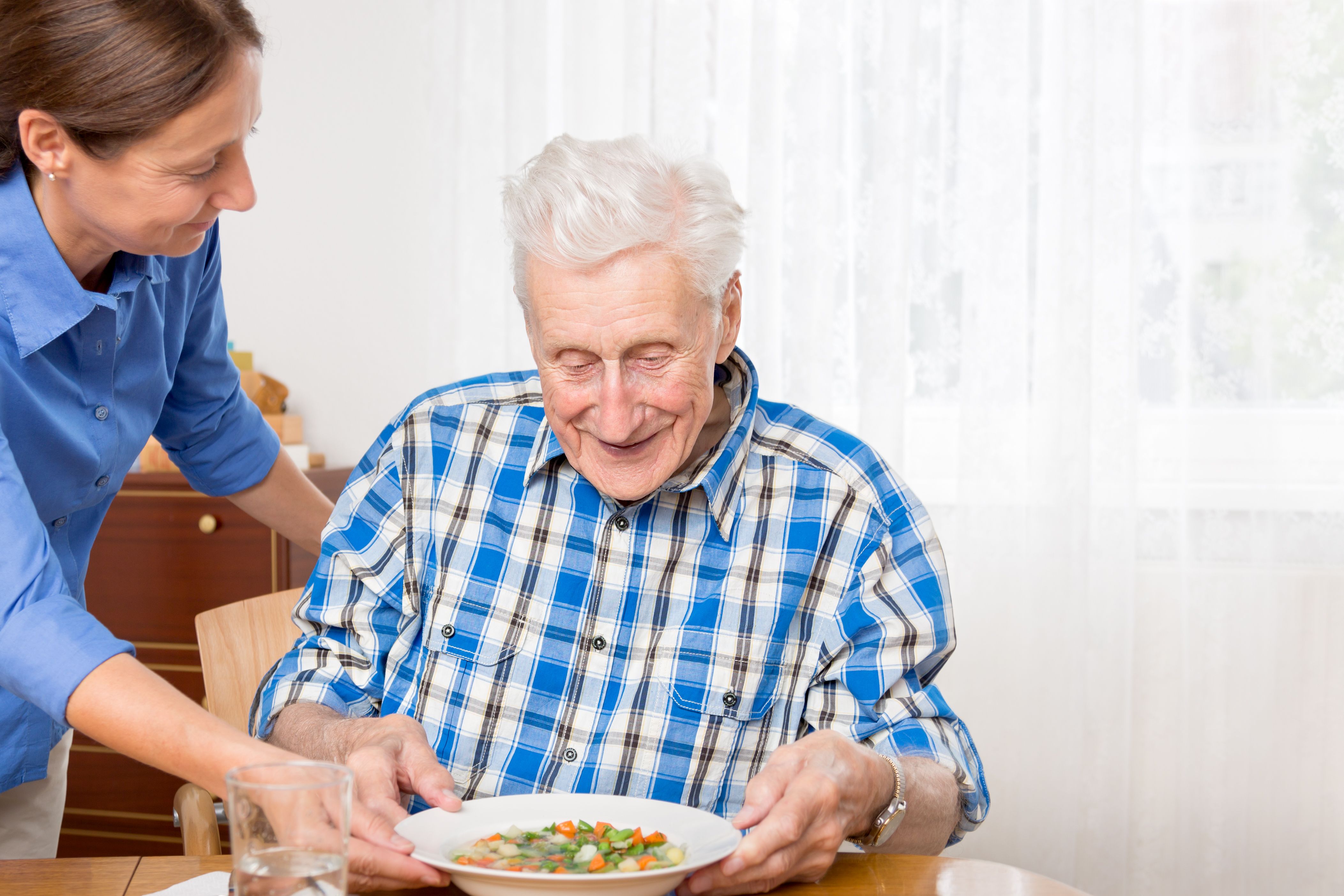 Asistencia a domicilio a personas mayores