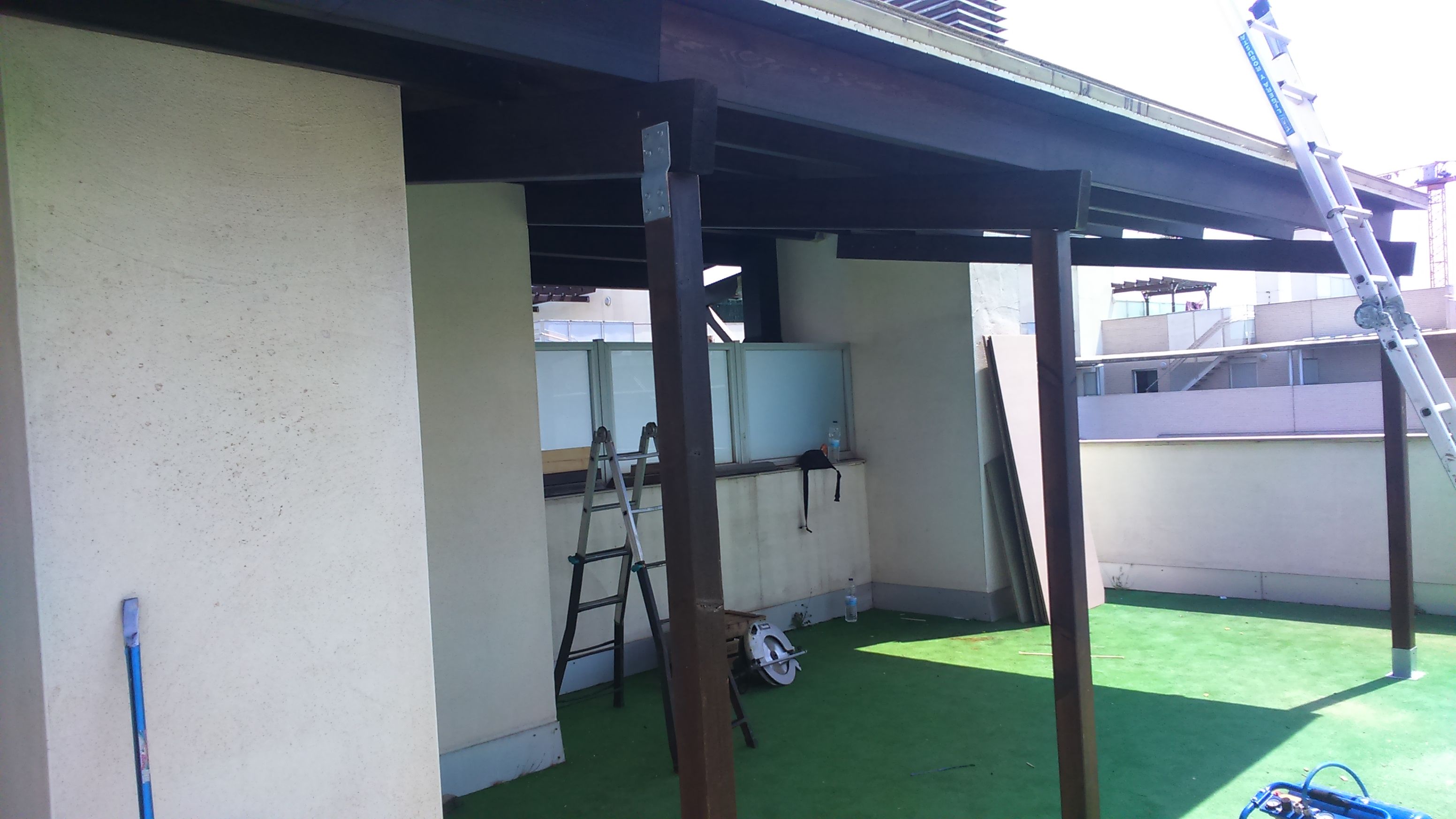 Porches: Servicios de Pirenaica Estructuras de Madera Porches: Servicios de Pirenaica Estructuras de Madera
