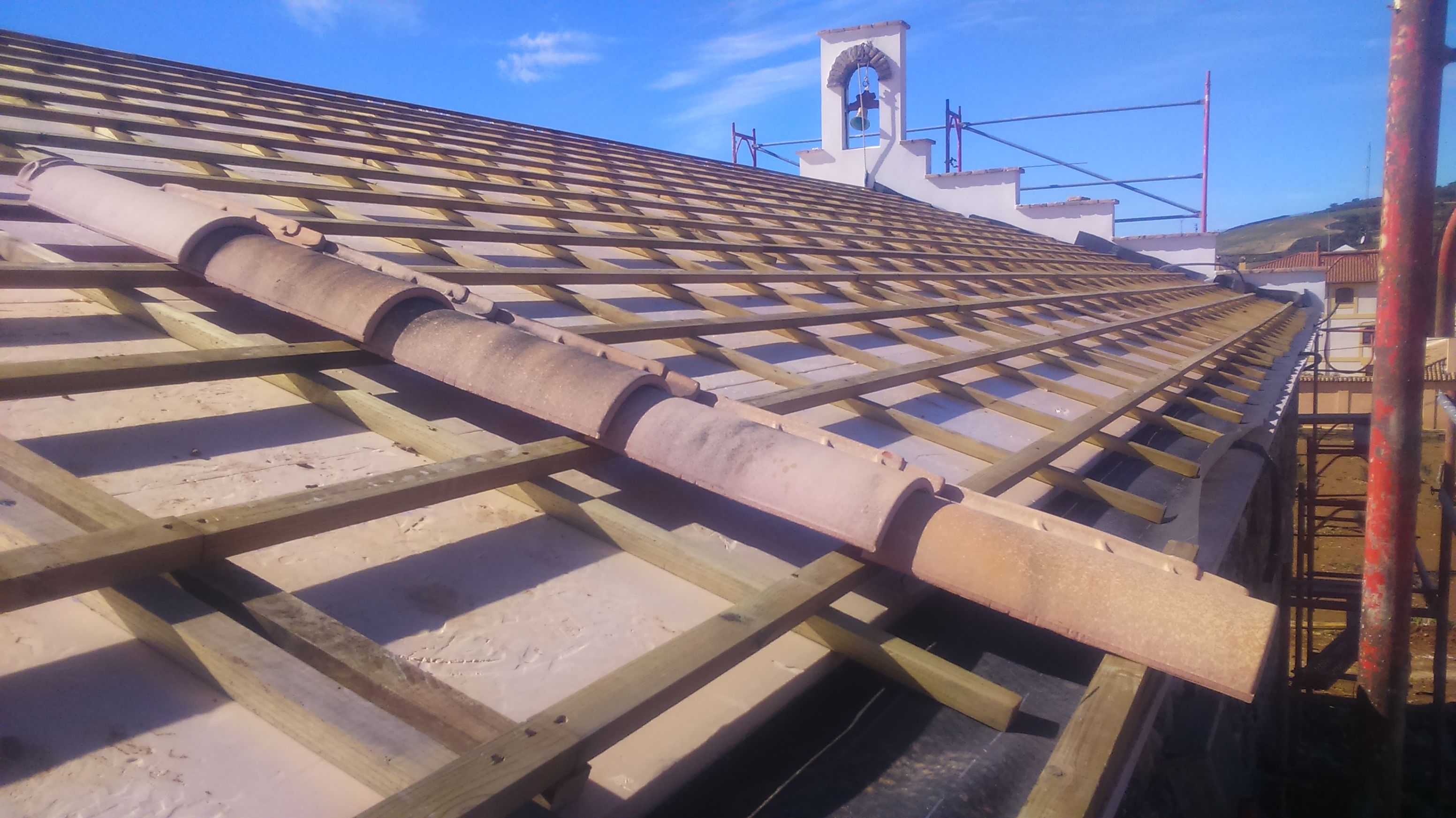 Cubiertas: Servicios de Pirenaica Estructuras de Madera Cubiertas: Servicios de Pirenaica Estructuras de Madera