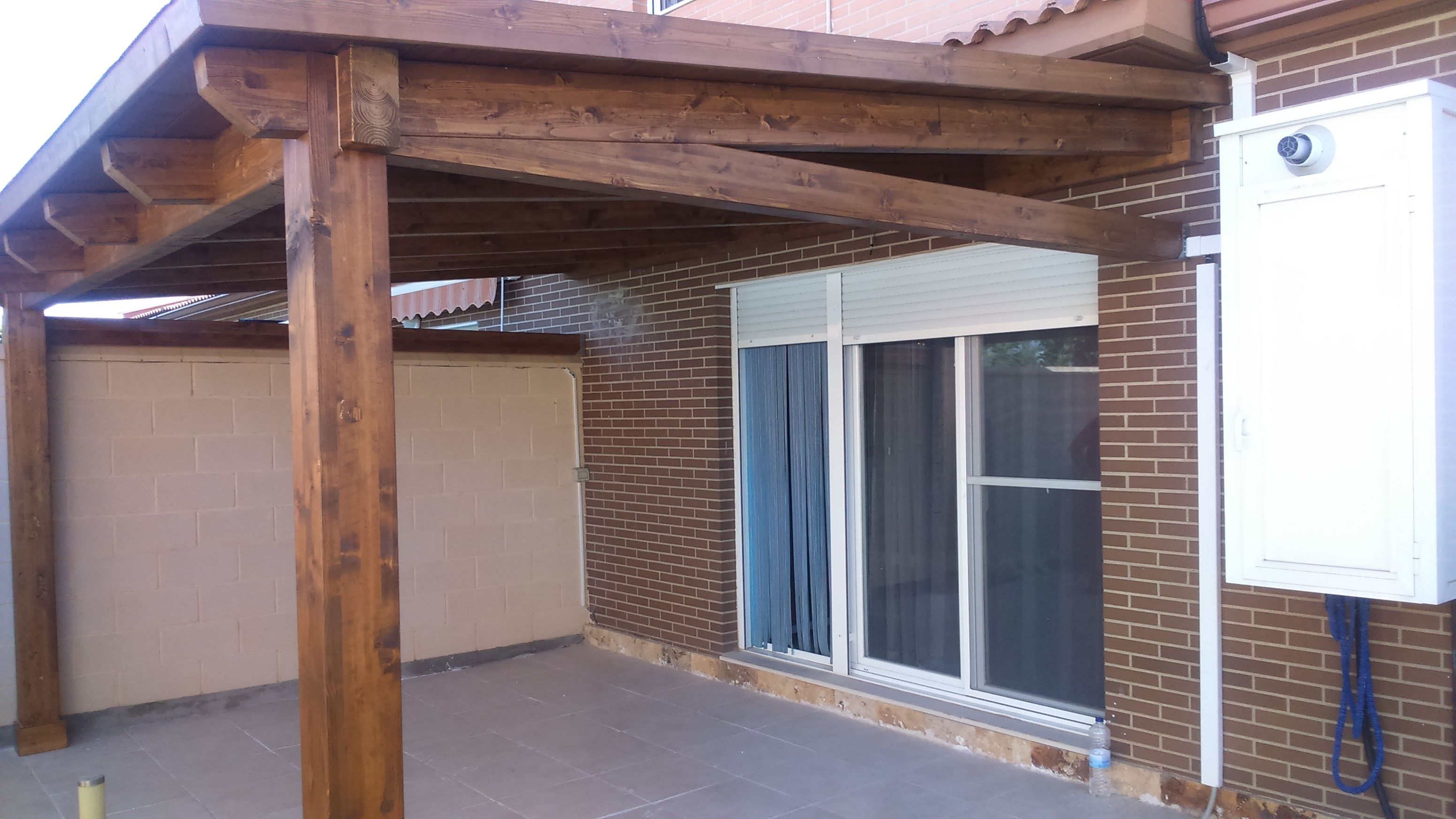 Porches: Servicios de Pirenaica Estructuras de Madera Porches: Servicios de Pirenaica Estructuras de Madera