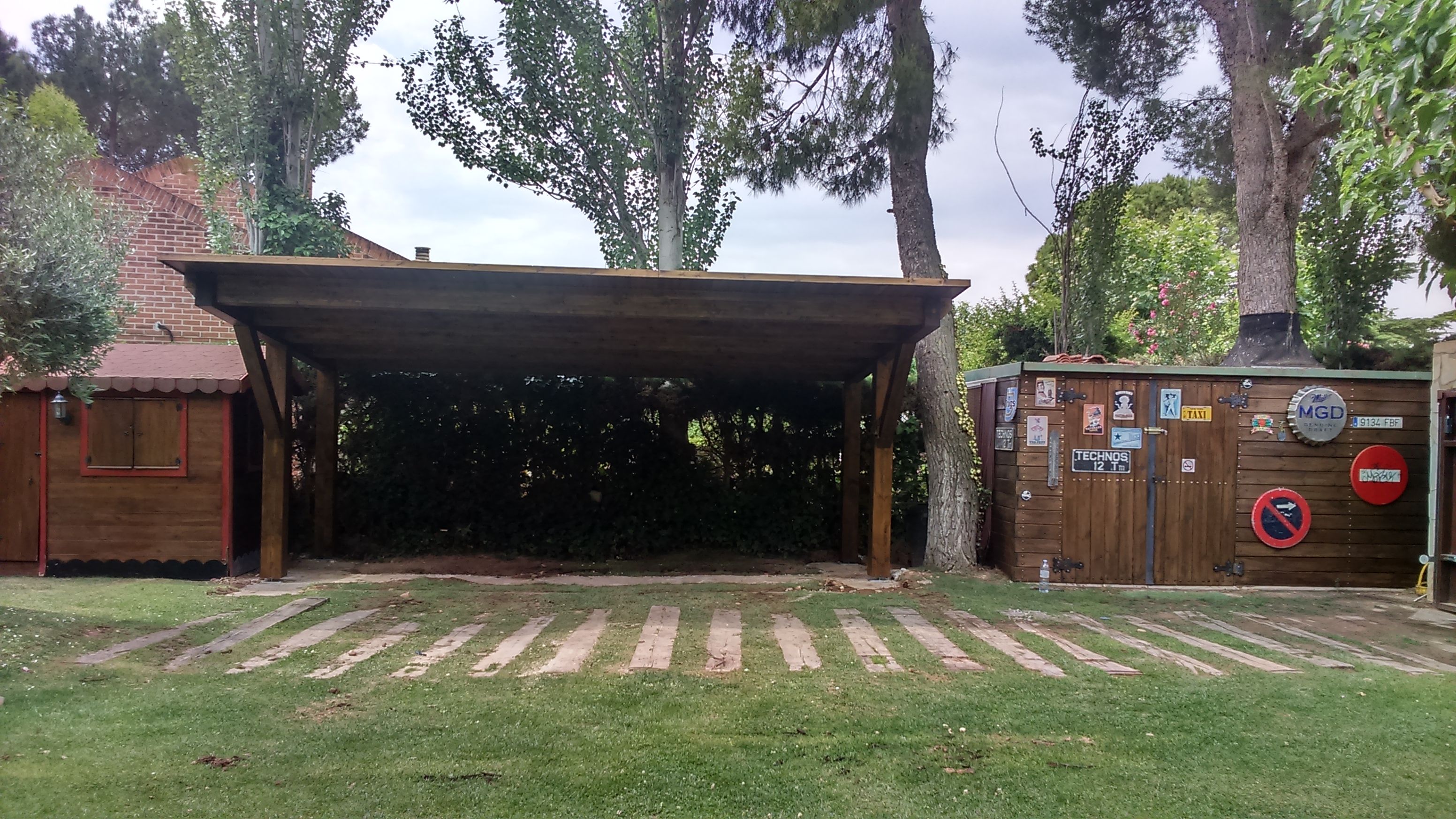 Porches: Servicios de Pirenaica Estructuras de Madera Porches: Servicios de Pirenaica Estructuras de Madera