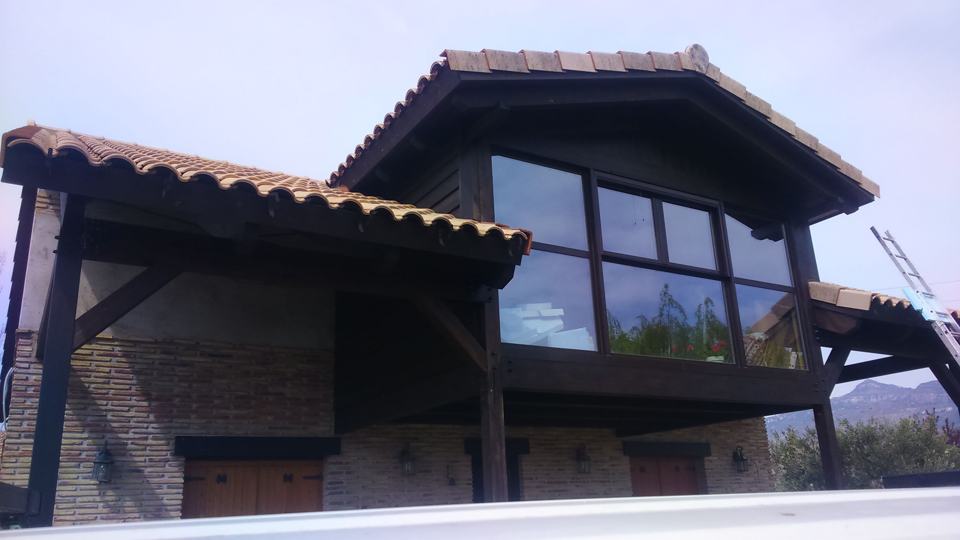 Cubiertas: Servicios de Pirenaica Estructuras de Madera Cubiertas: Servicios de Pirenaica Estructuras de Madera