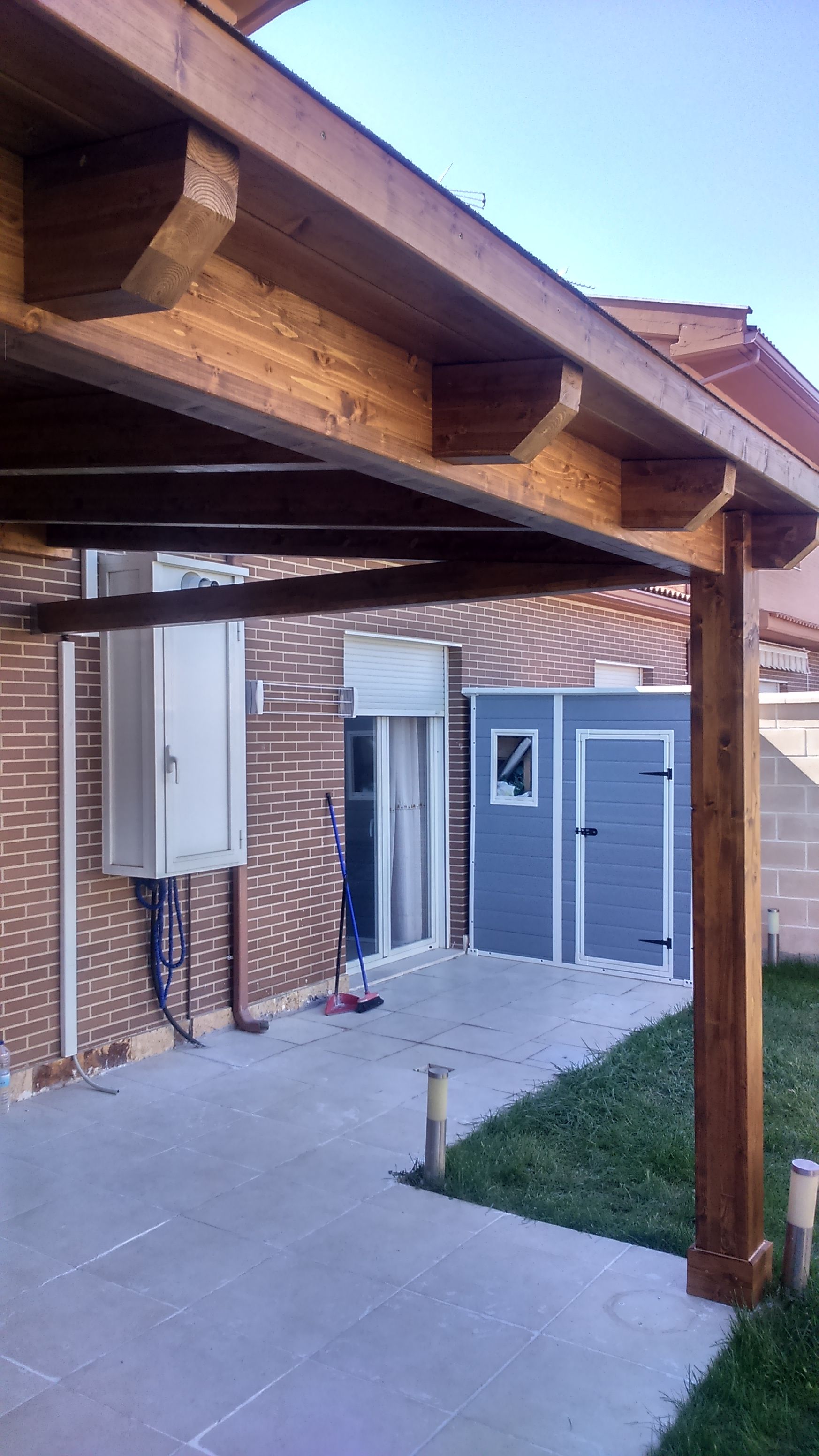 Porches: Servicios de Pirenaica Estructuras de Madera Porches: Servicios de Pirenaica Estructuras de Madera