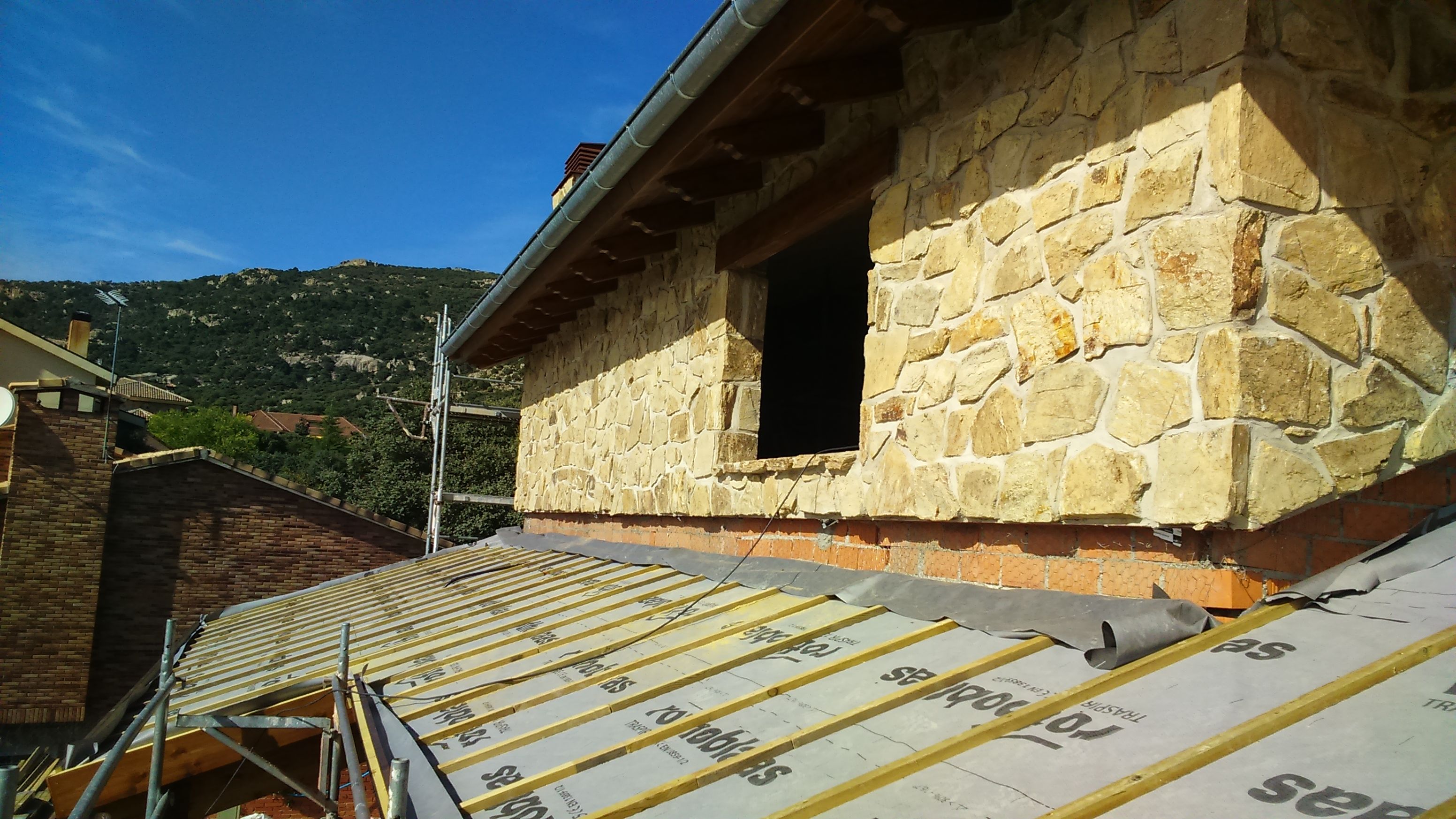 Cubiertas: Servicios de Pirenaica Estructuras de Madera Cubiertas: Servicios de Pirenaica Estructuras de Madera