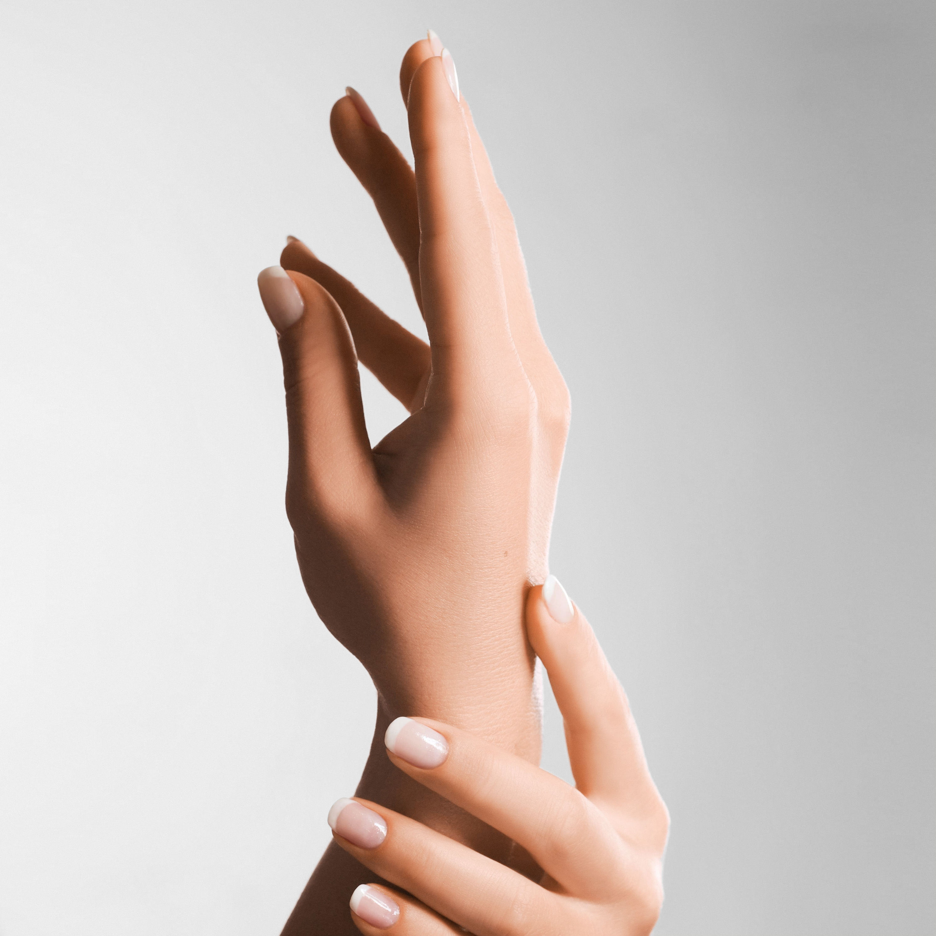 Cuidado de Manos y Pies: Tratamientos y Productos de Gabriella Álvarez. Estética Avanzada Cuidado de Manos y Pies: Tratamientos y Productos de Gabriella Álvarez. Estética Avanzada