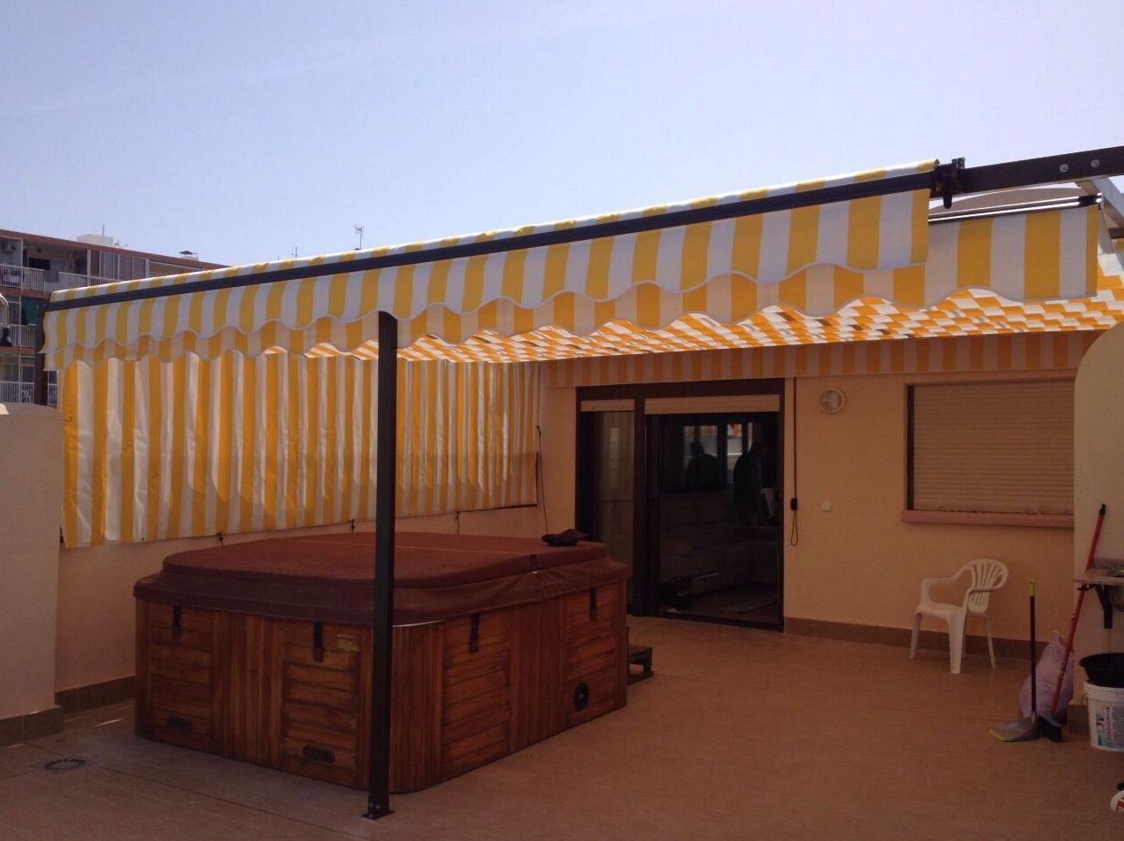 Toldo palillería con portería: Productos y servicios de Toldos y Persianas Dimalux Toldo palillería con portería: Productos y servicios de Toldos y Persianas Dimalux