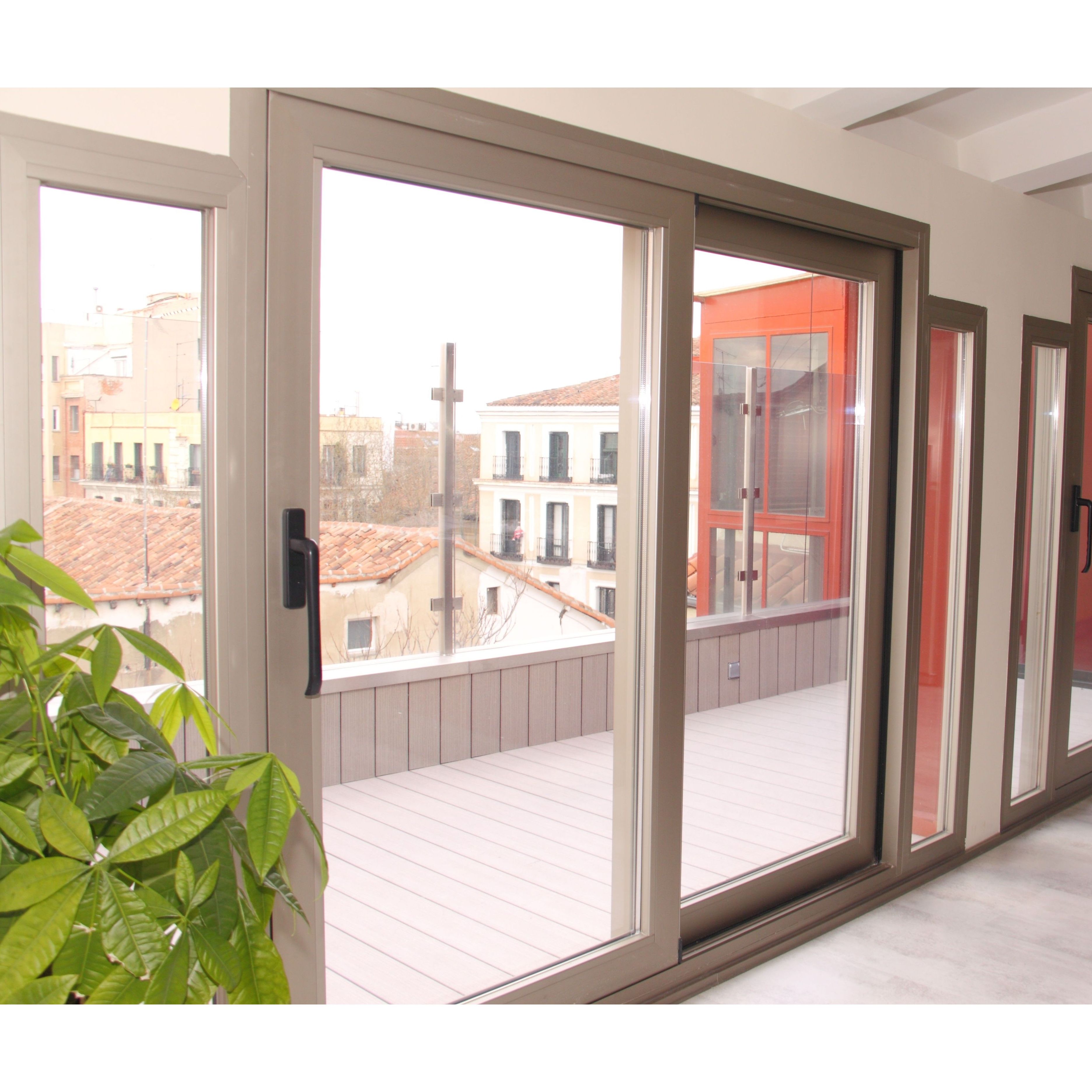 Cerramientos de aluminio: Productos de Cristalerías Formas - León Cerramientos de aluminio: Productos de Cristalerías Formas - León