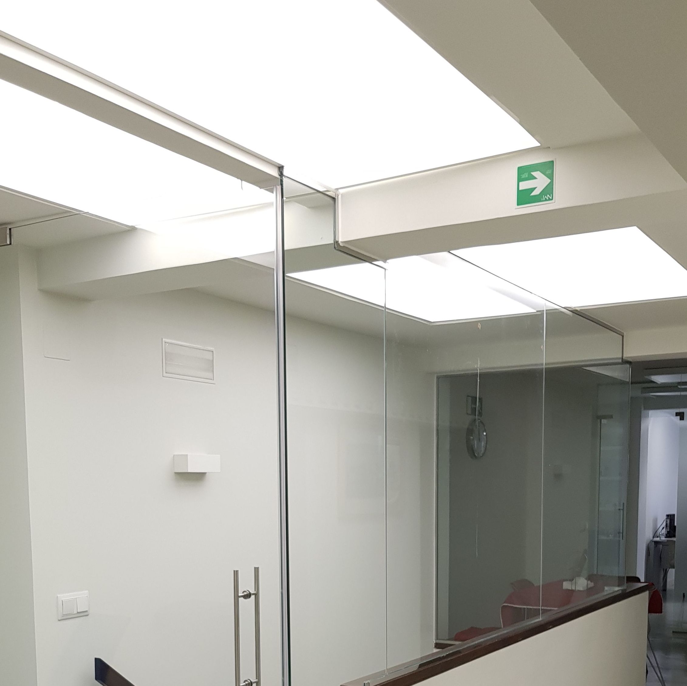 cerramiento de tiro de escalera vidrio templado. cristalería formas cerramiento de tiro de escalera vidrio templado. cristalería formas