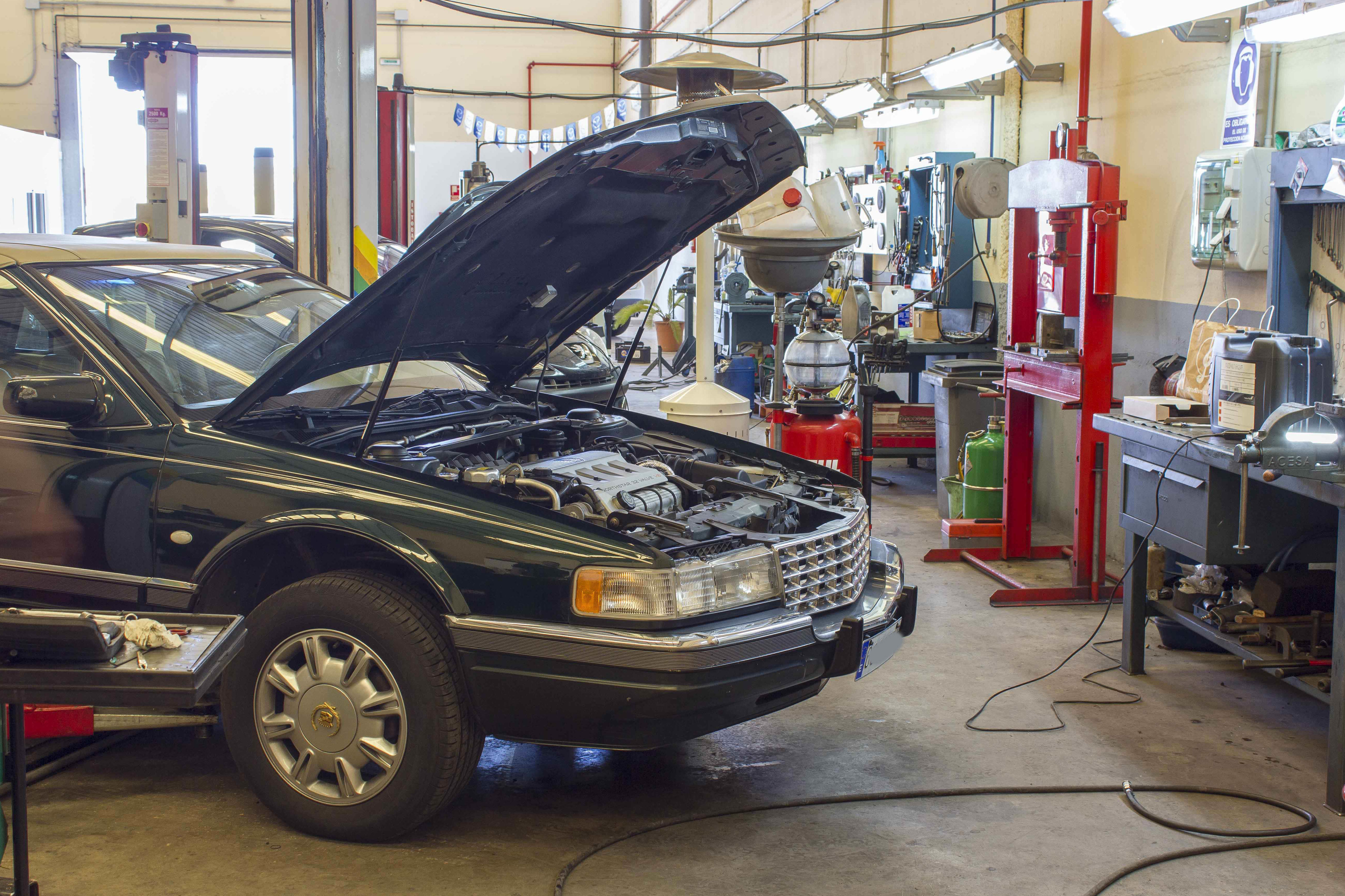 Mecánica y mantenimiento del automóvil
